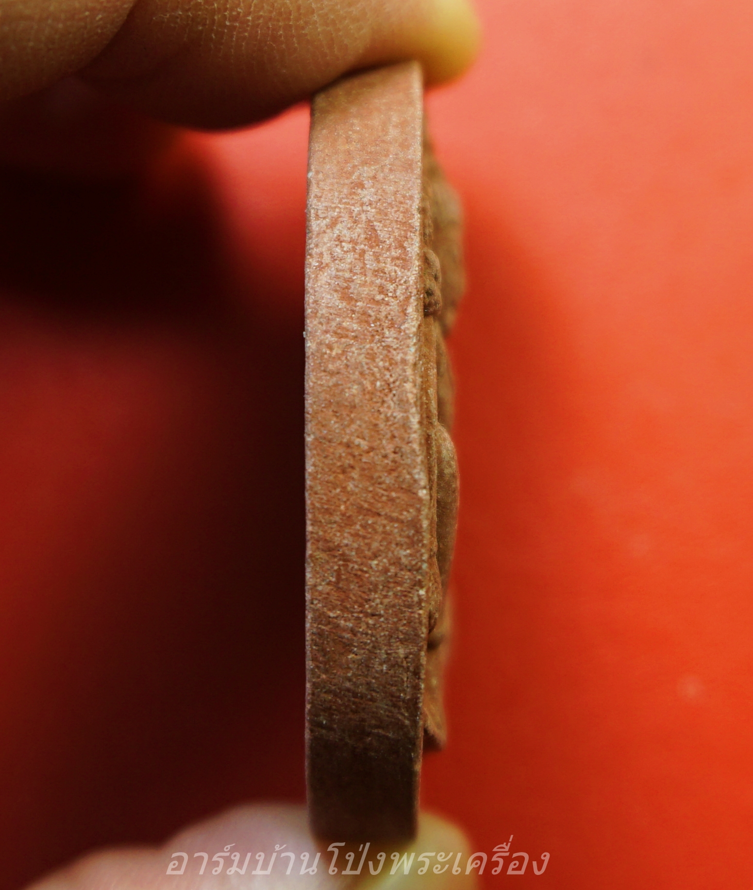 หลวงปู่สรวง เทวดาเล่นดิน หลังท้าวกุเวณ เนื้อผง ปี๒๕๑๙(องค์ที่1)