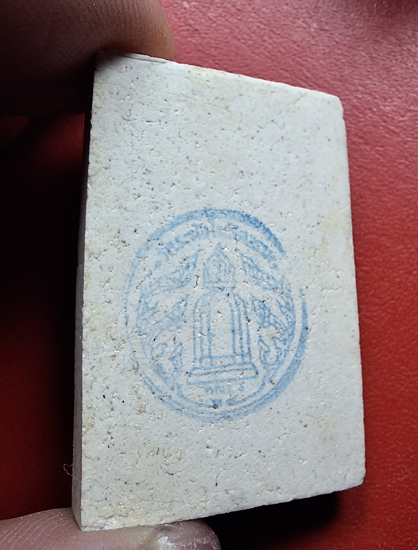 พระสมเด็จ วัดระฆังโฆษิตาราม รุ่นแตกลายงา ปี๒๕๕๖ ด้านหน้าปั๊มโค๊ตระฆัง ด้านหลังปั๊มตราวัด(องค์ที่1)