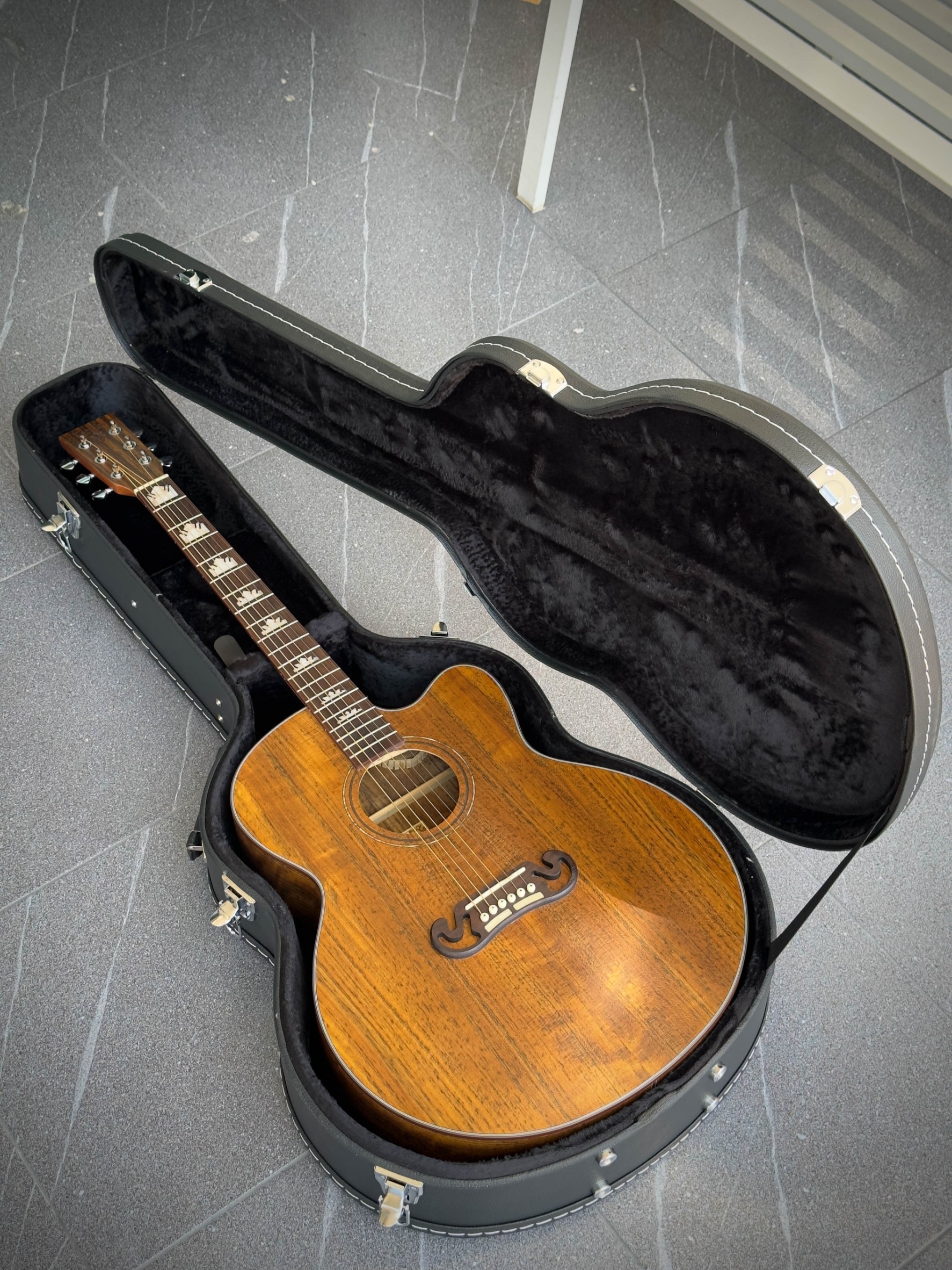 ฮาร์ดเคส Paramount รุ่น QH-JB เคสสำหรับไซส์จัมโบ้ โปร่ง 42 นิ้ว เคสกีตาร์