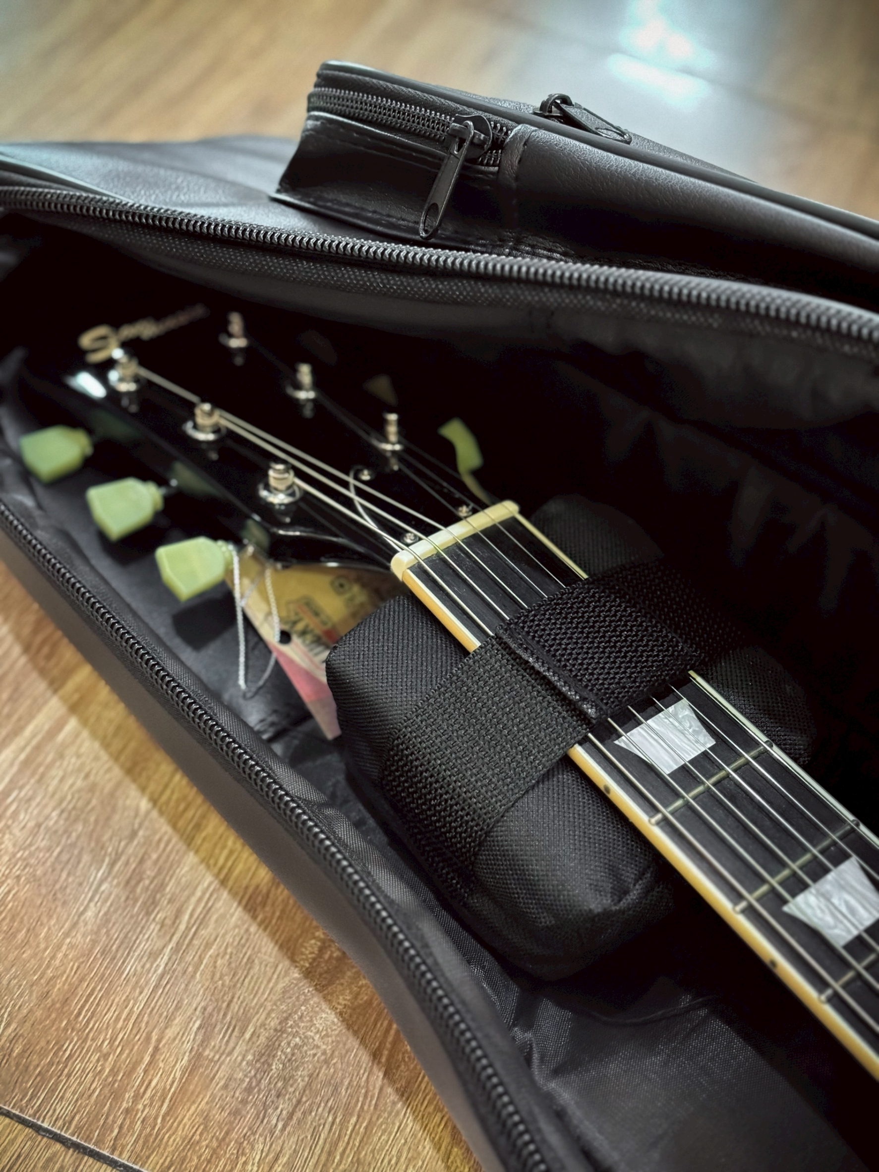 กระเป่ากีต้าร์ไฟฟ้า TAKANE Japan ฟองน้ำ 12 มิล แบบหนัง คุณภาพสูง กันน้ำ/กันรอย บุฟองน้ำหนา กันกระแทกได้ดี