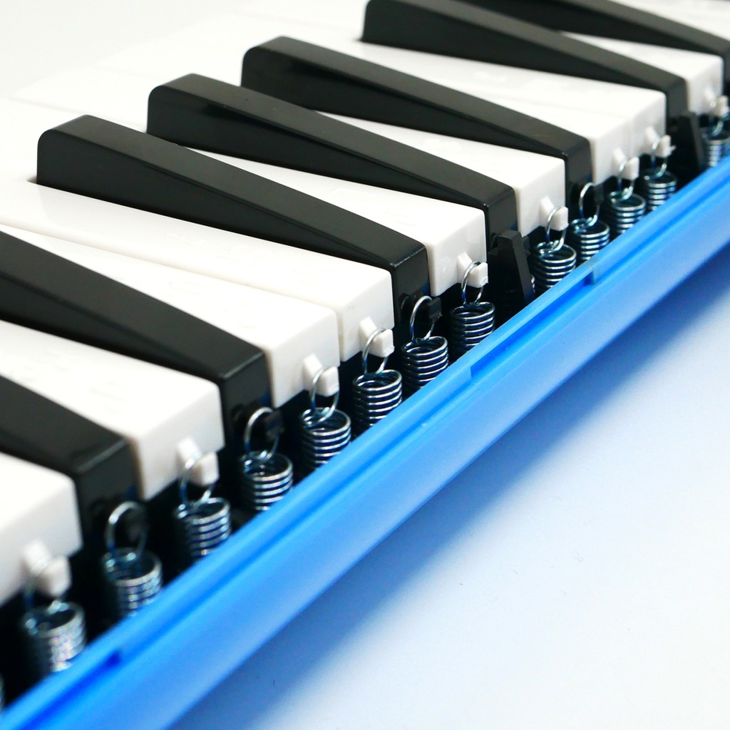 (สีน้ำเงิน) Melodian ขนาดมาตรฐาน 32 คีย์ พร้อมอุปกรณ์ครบชุด เสียงดี ไม่กินลม