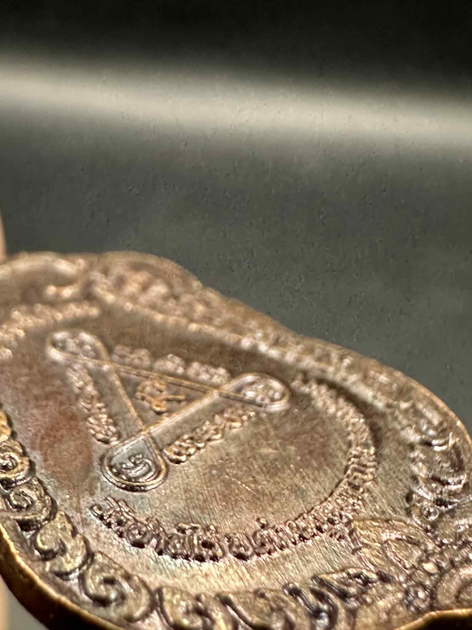 3.เหรียญเสมาทองแดง หลวงพ่อคูณ รุ่น เฮงให้รวย