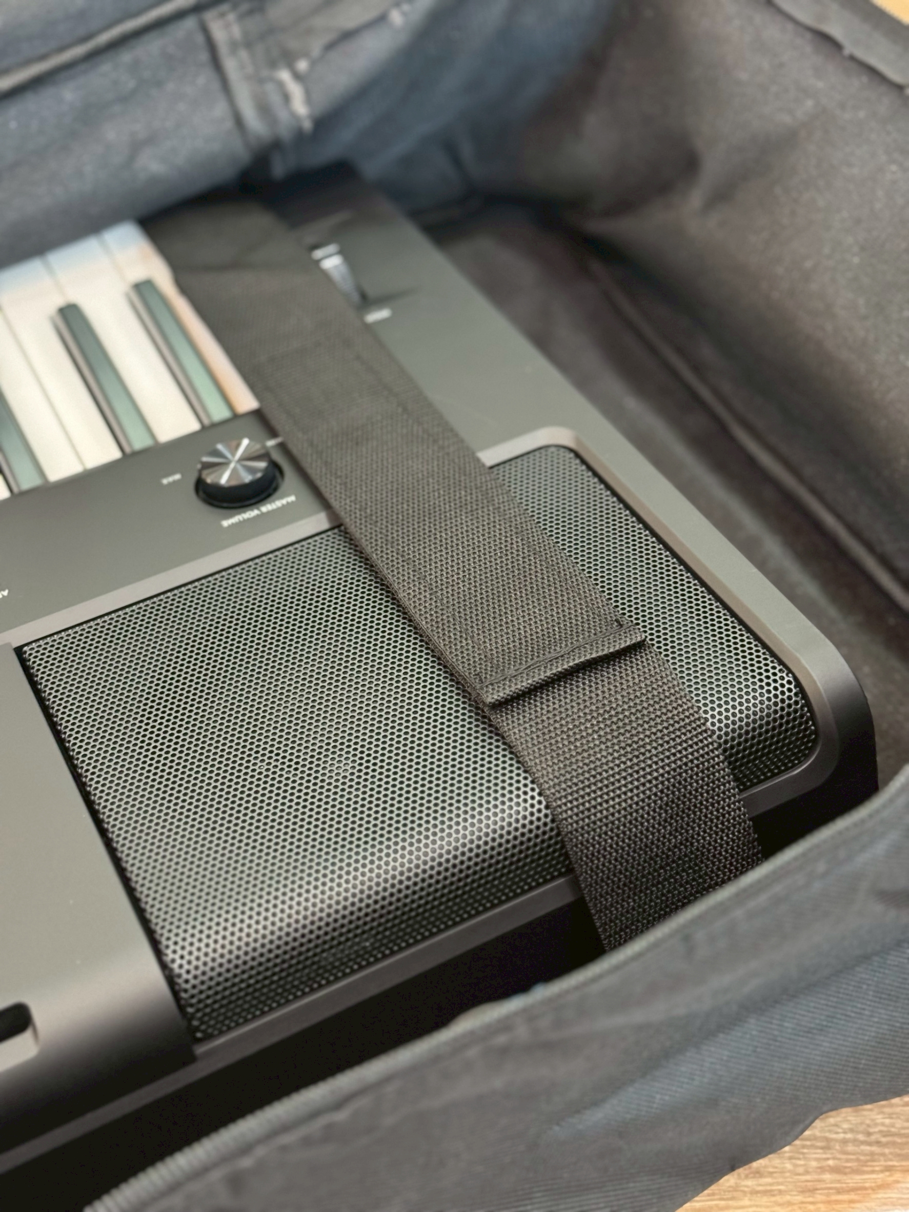 MELODY กระเป๋าคีย์บอร์ดจัมโบ้ บุฟองน้ำ 3/12 มิล มีช่องเก็บอุปกรณ์เสริม สายสะพาย พร้อมสายรัดภายใน (เลือกขนาด)