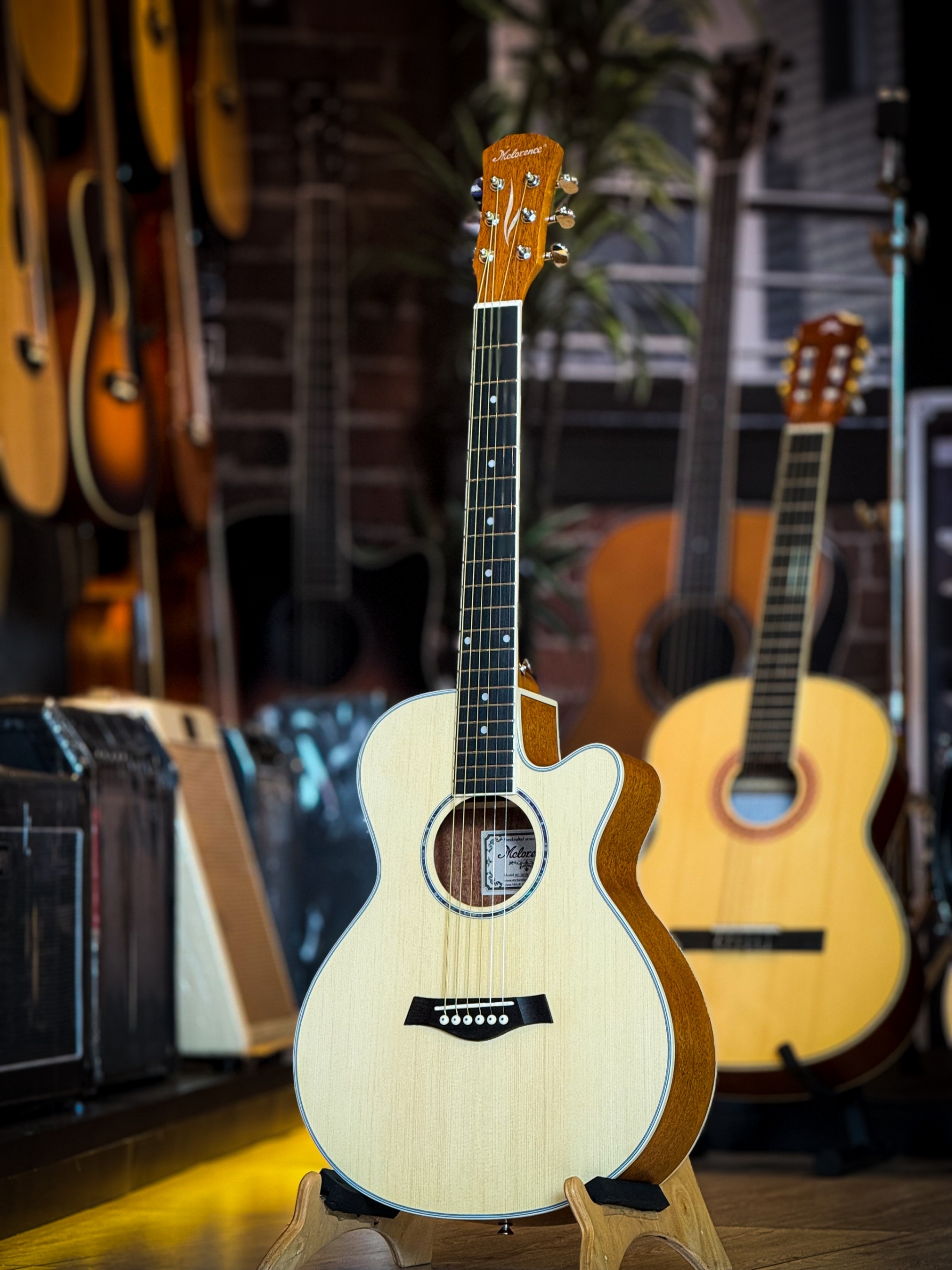 Mclorence กีตารโปร่งไฟฟ้า รุ่น MC-36CE ขนาด 36 นิ้ว เสียงใสกังวาล ไซส์เล็ก ขนาดพกพา พร้อมเซตสุดคุ้ม
