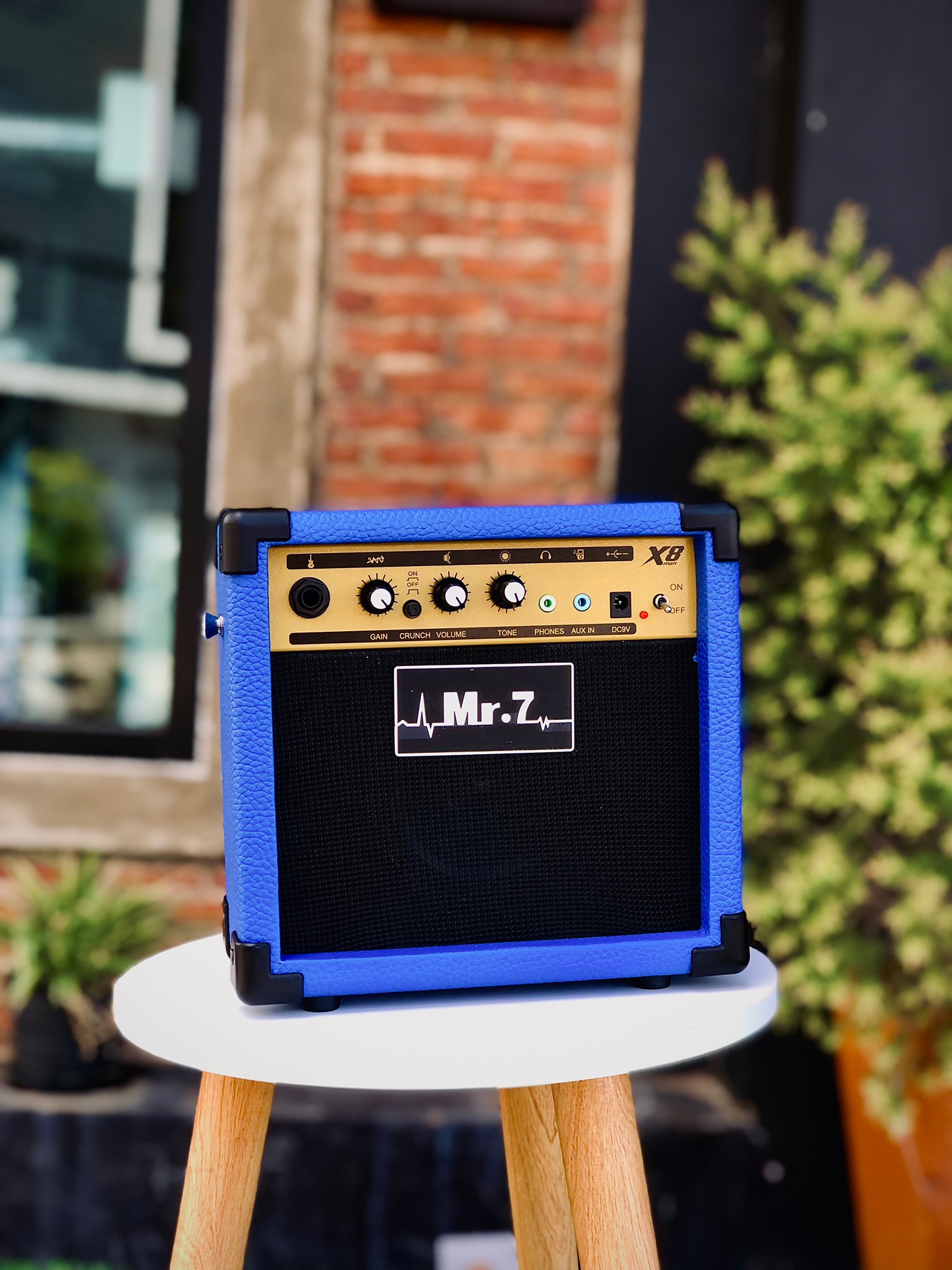 MR.7 รุ่น X8 แอมป์กีต้าร์ 8 วัตต์ สีส้ม มีเอฟเฟคให้ในตัว พกพาง่าย มีช่องเสียบหูฟัง - ช่อง Aux in ใส่ถ่านได้ / รับประกัน (เลือกสีได้)