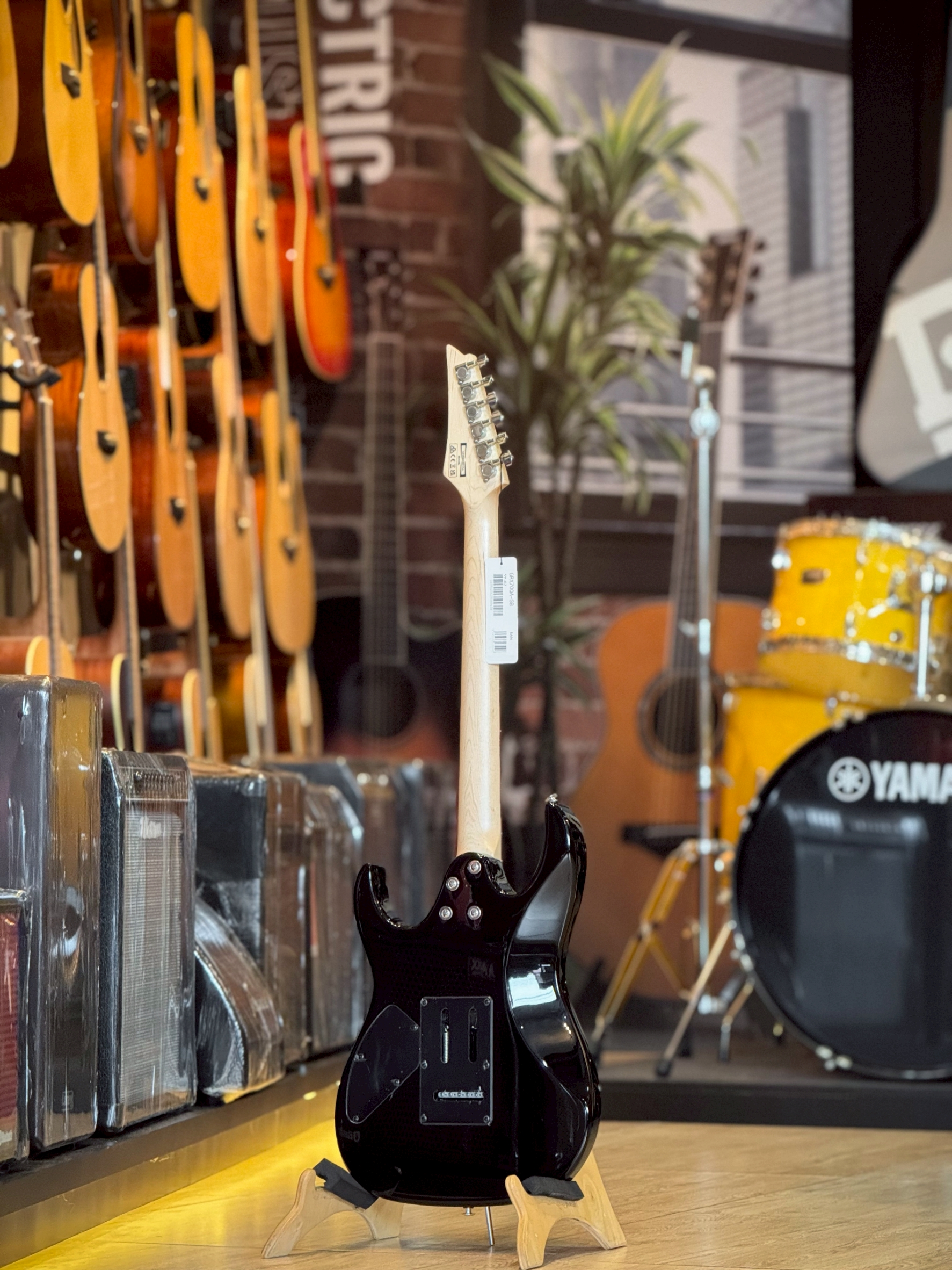 Ibanez GRX70QA กีตาร์ไฟฟ้า ปิ๊กอัพแบบ HSH เป็นรุ่น Infinity R ซาวด์ดุ พุ่งแรง เล่นแนวร็อคสบาย