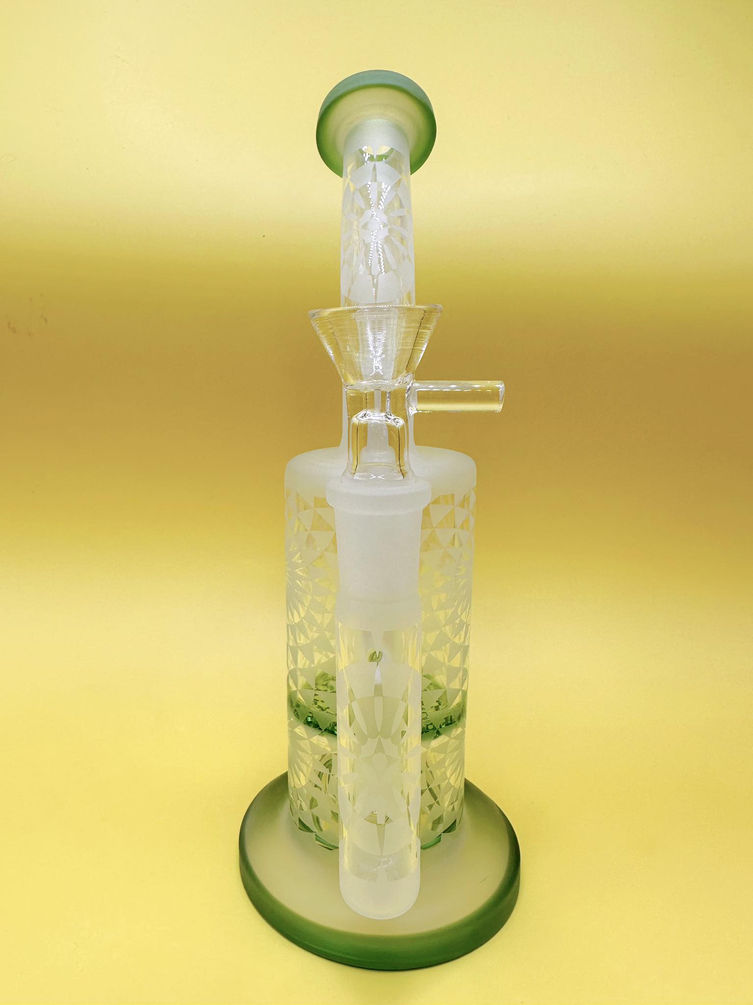 บ้องแก้วหนึ่งกรองรังผึ้งปากเขียวฐานเขียว (23 cm.)