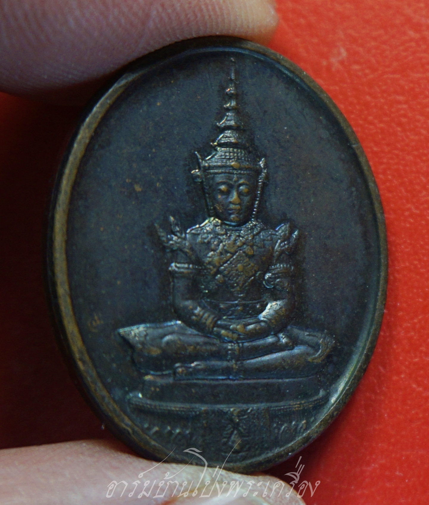 พระแก้วมรกต ปางฤดูร้อน วัดพระแก้ว ปี๒๕๒๕ หลัง ภปร พิมพ์ทรงรูปไข่(องค์ที่1)