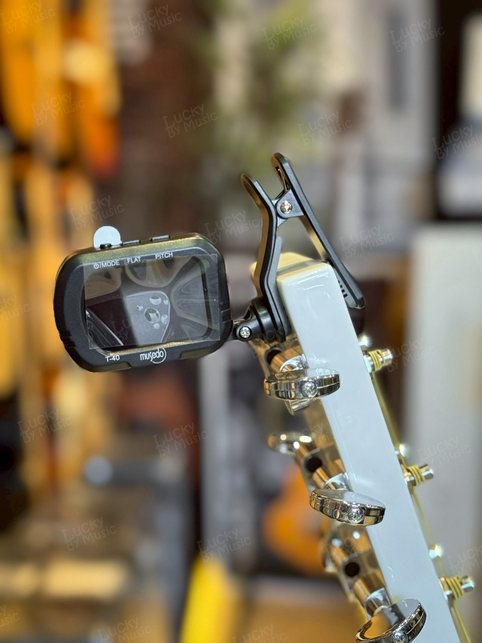 จูนเนอร์ Musedo T-40 เครื่องตั้งสายสำหรับ กีตาร์โปร่ง กีตาร์ไฟฟ้า กีตาร์เบส ไวโอลิน อูคูเลเล่ และอื่นๆ ** แถมแบตเตอรี่/คู่มือการใช้งานฟรี พร้อมใช้งาน