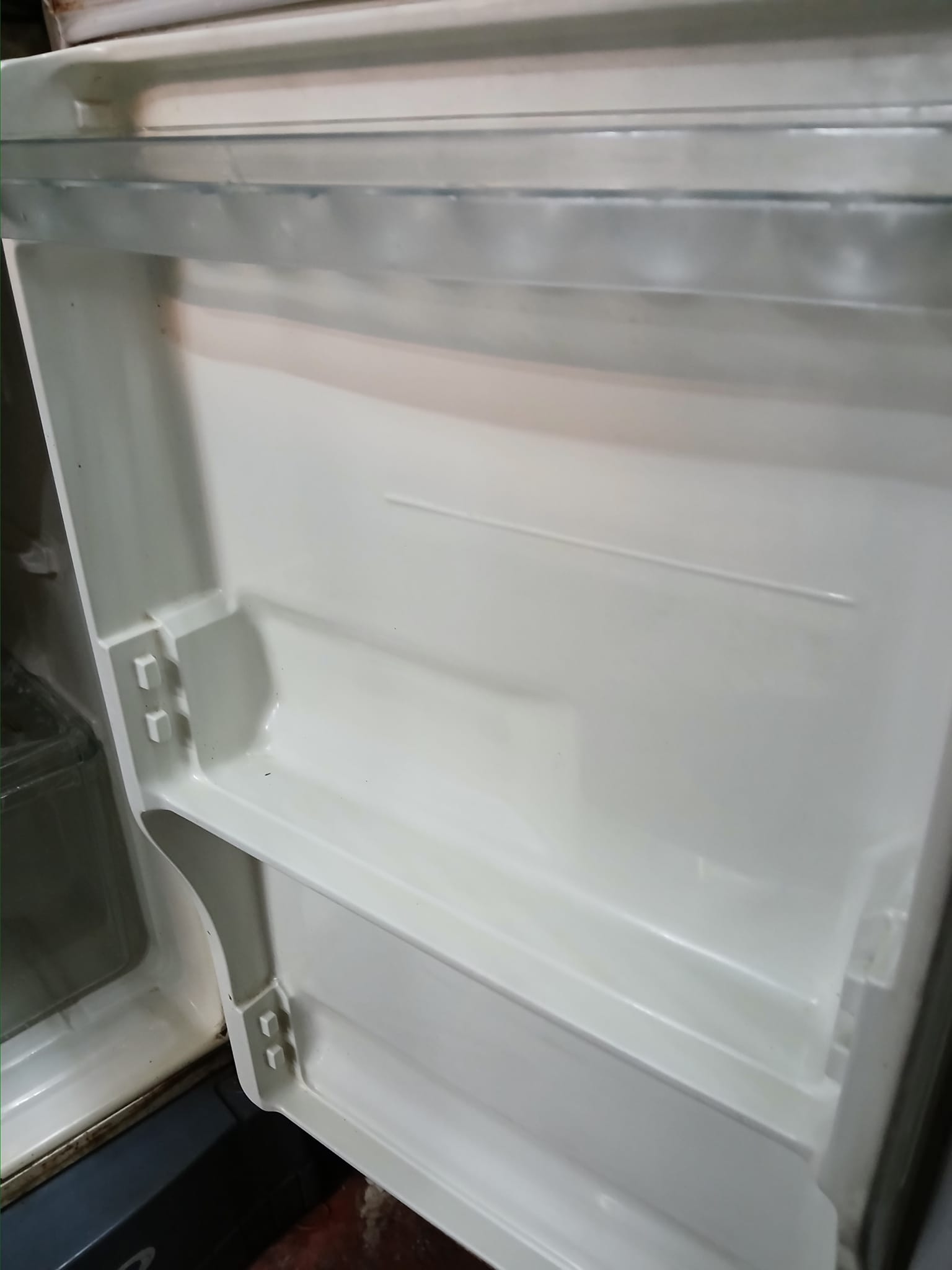 ปล่อย ตู้เย็น มือสอ 6.7คิว มือ2 เสียบไฟติด มีลม แต่ไม่เย็น ตีเป็นซาก 1000 uาn เอาไปซ่อมเอง มารับได้ ที่ร้าน อยู่ติดถนนใหญ่ ก่อนถึงสี่แยกบ้านหม้อ เขตพระนคร กรุงเทพ มาขนเอง ไม่มีจัดส่ง