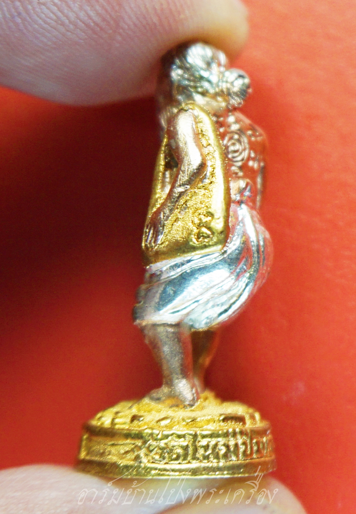 หลวงพ่อสมพงษ์ วัดใหม่ปิ่นเกลียว ปี๒๕๕๑ ชูชก รวย รวย รวย เนื้อสามกษัตริย์(องค์ที่1)