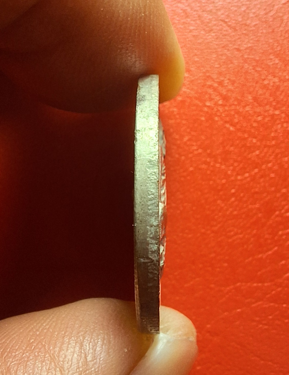 หลวงพ่อเงิน วัดท้ายน้ำ หลังหลวงพ่อเดิม เหรียญขวัญถุง ปี๒๕๒๖ เนื้อกะไหล่เงิน(องค์ที่1)