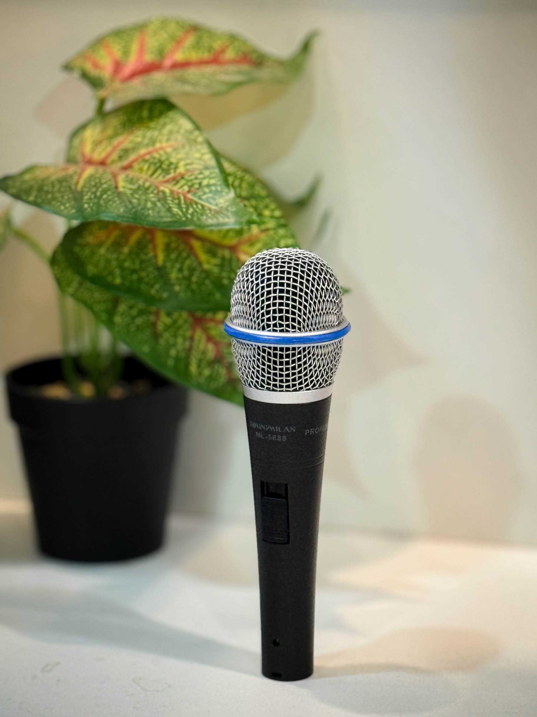 ไมโครโฟน Soundmilan รุ่น ML-5888 ไมค์ ไมค์สาย พร้อมสายสัญญาณ ให้คุณภาพเสียงที่ดี จากผู้ขาย [รับประกันศูนย์ไทย]