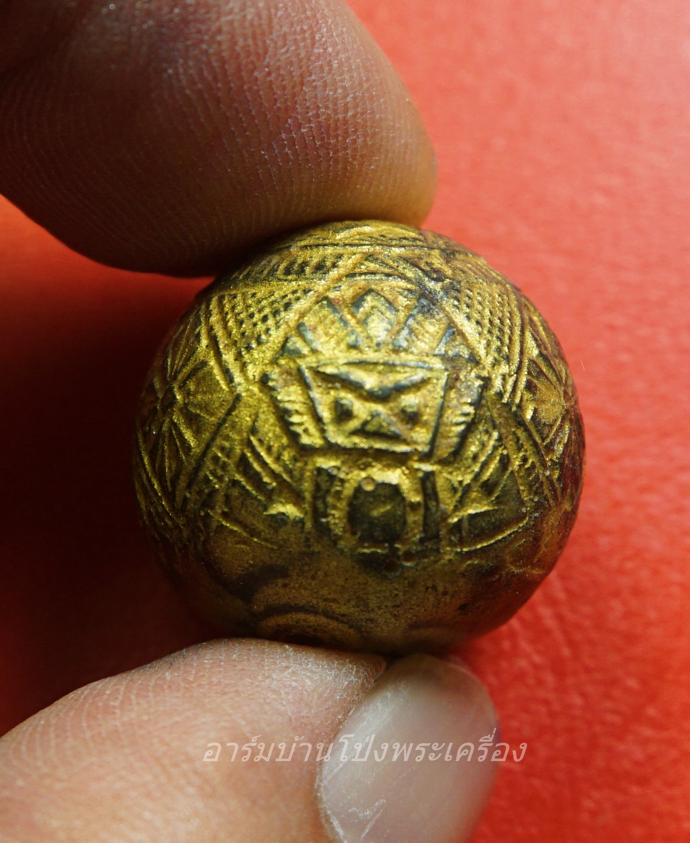 คตมะพร้าวสุดยอดของมงคลศักสิทธิ์ ป้องกันไสยศาสตร์ทุกชนิด เขย่ามีเสียงดัง แกะเป็นรูปราหู 3 หน้า(องค์ที่2)