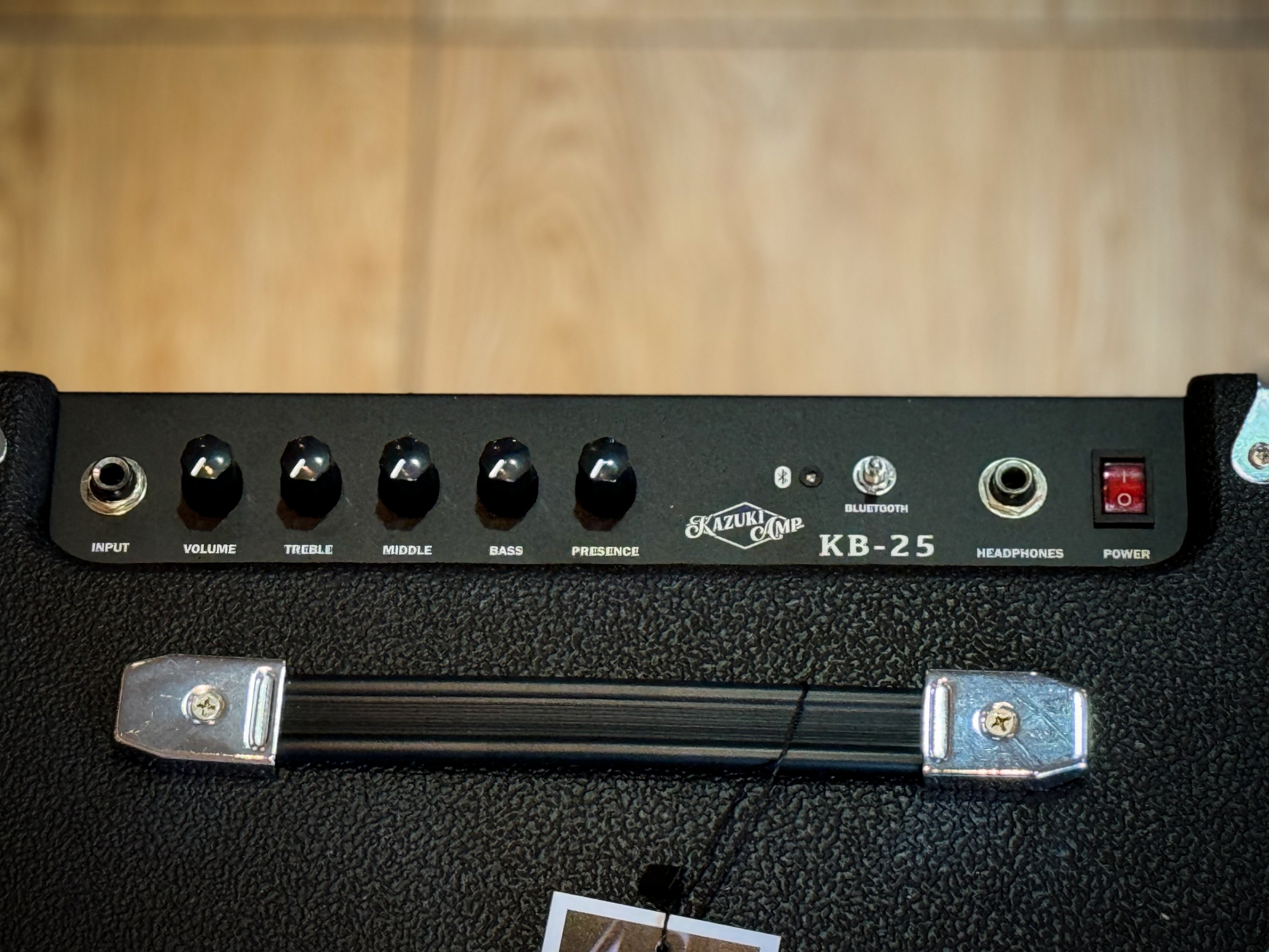 BLUETOOTH Bass Amp ตู้แอมป์เบส Kazuki KB-25 แอมป์เบส 25 วัตร์ ตู้แอมป์เบสไฟฟ้า Kazuki ขนาดพกพาสะดวก