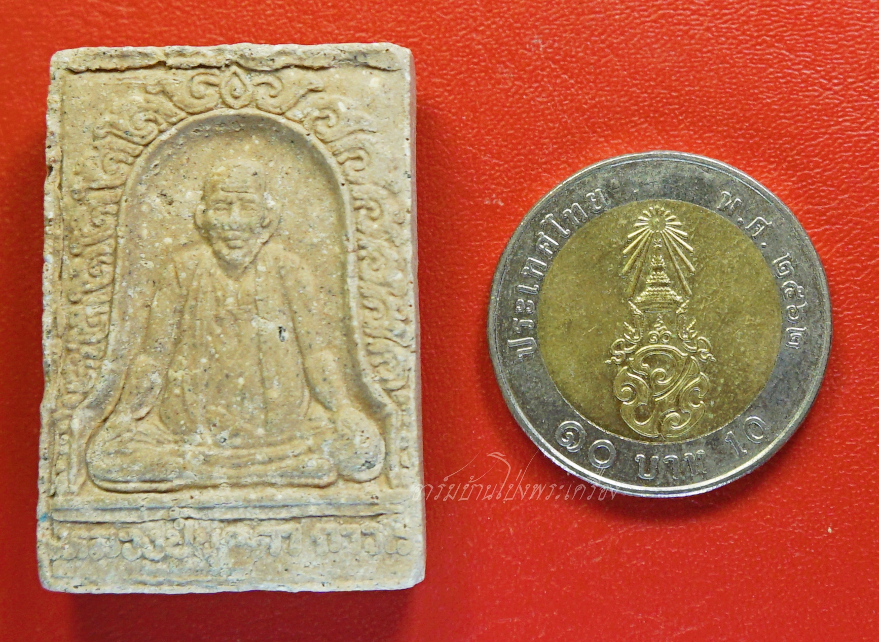 พระสมเด็จ หลวงปู่บุดดา ถาวโร วัดกลางชูศรี จ.สิงห์บุรี ฝ้งพลอยด้านหน้า(องค์ที่1)