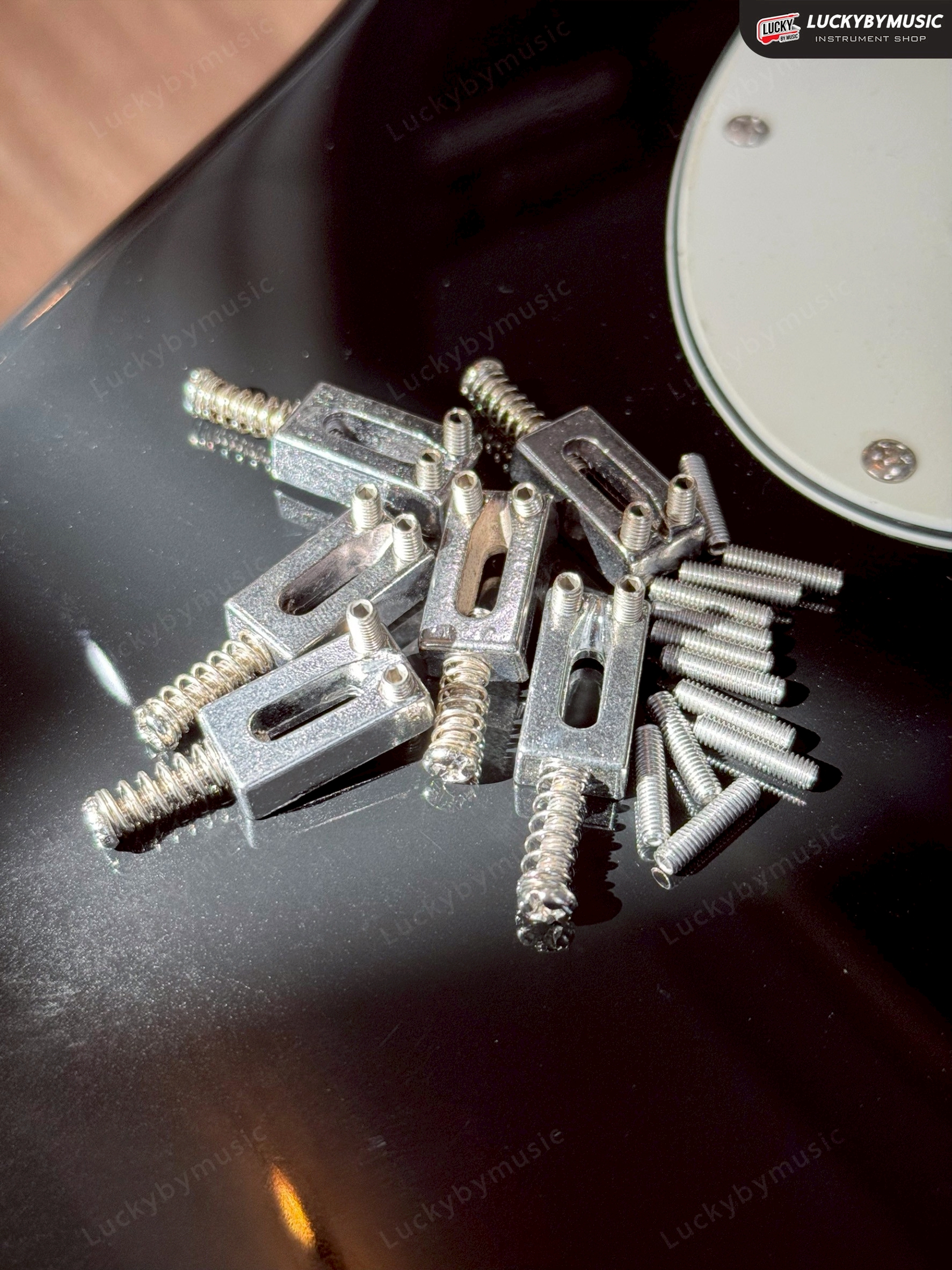 หย่อง สพานสายกีตาร์ไฟฟ้า แบบแยก ย่องเหล็กตัน แบบร้อยสายด้านหลัง ชุบโครเมี่ยม แข็งแรง เสียงตรง ปรับ สูง - ต่ำได้