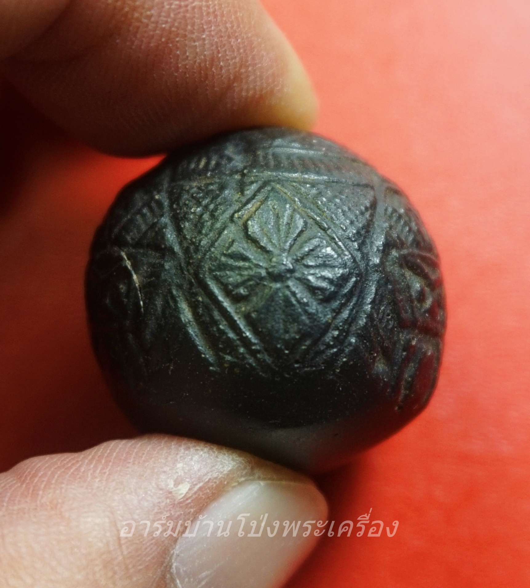 คตมะพร้าวสุดยอดของมงคลศักสิทธิ์ ป้องกันไสยศาสตร์ทุกชนิด เขย่ามีเสียงดัง แกะเป็นรูปราหู 3 หน้า(องค์ที่1)