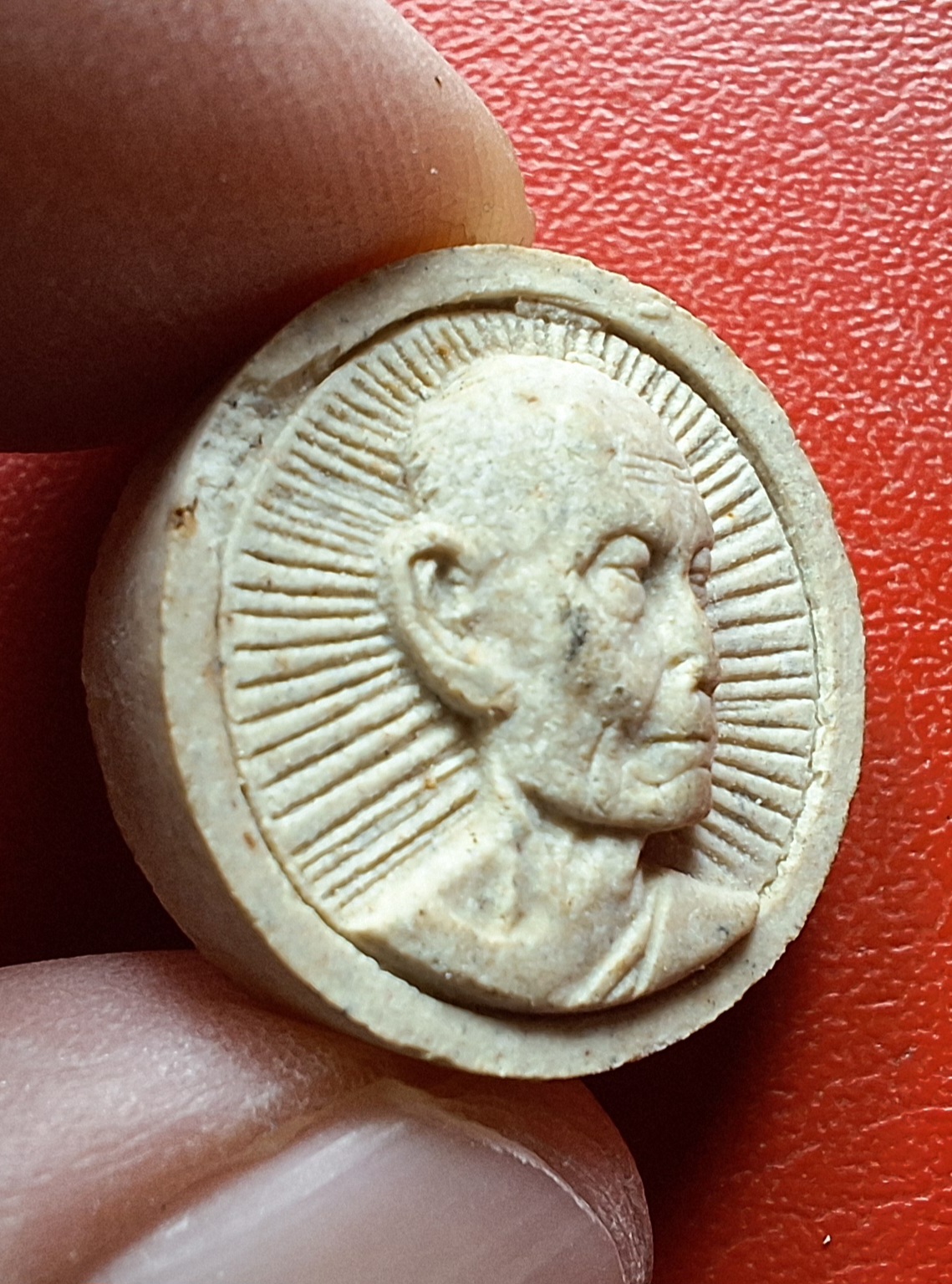 หลวงปู่โต๊ะ วัดประดู่ฉิมพลี ออกวัดถ้ำสิงโตทอง พระผงจันทร์ลอย รุ่น๑๐๘ปี(องค์ที่5)