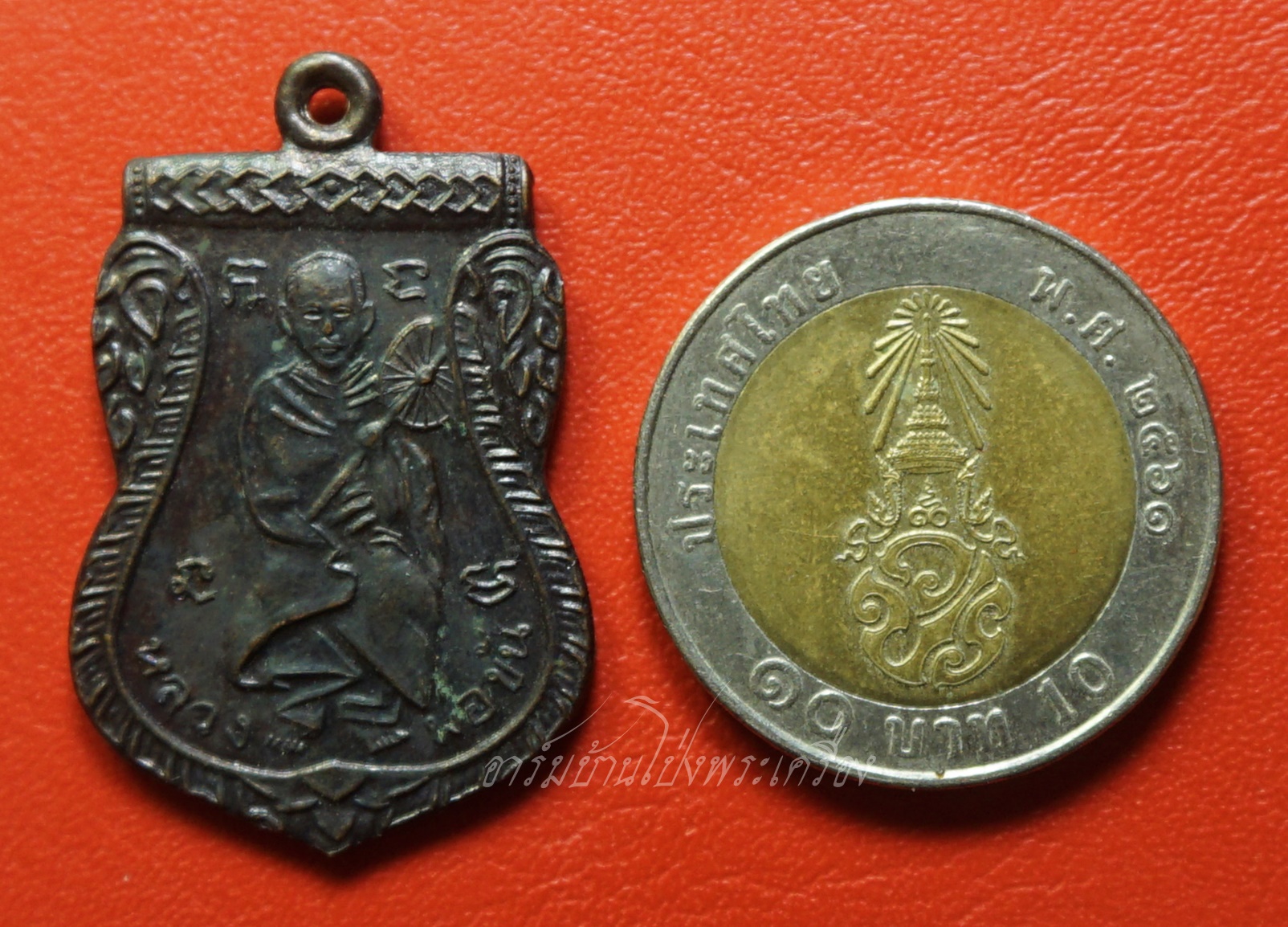 พระครูหัน วัดสระตะโก หลังหลวงพ่อขัน เนื้อทองแดง(องค์ที่3)