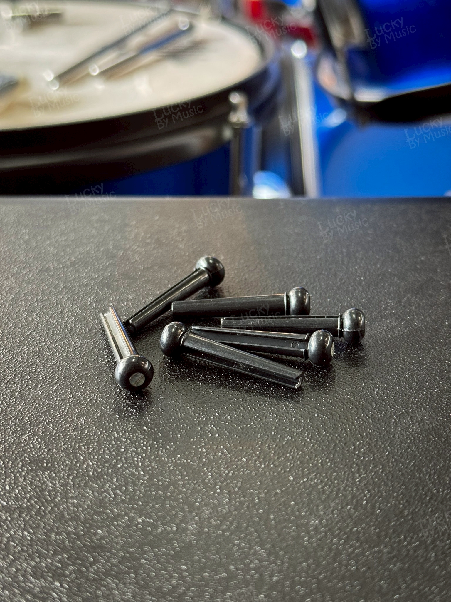 หมุดกีตาร์โปร่ง สีดำ ลายเปลือกหอย ลายมุก สีดำ ขนาดมาตรฐาน หมุด (ราคา/1อัน)