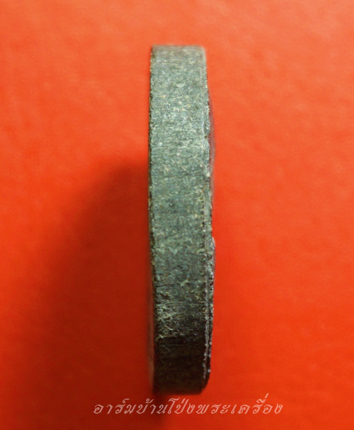 หลวงปู่เหรียญ วัดอรัญญบรรพต จ.หนองคาย รุ่นเจริญพร ที่ระลึกฉลองเจดีย์ ปี๒๕๔๑ เนื้อผงสีดำ(องค์ที่1)