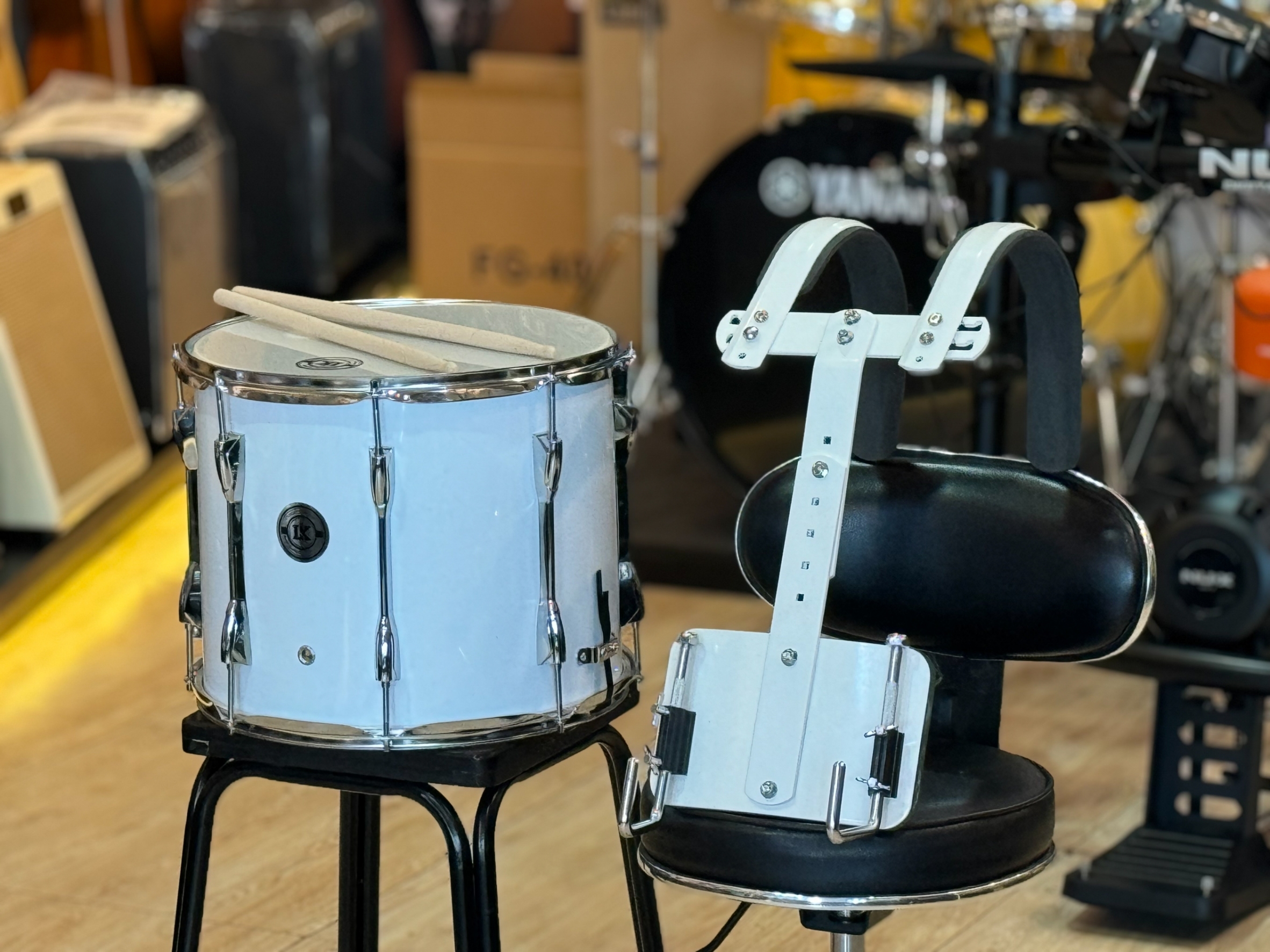 กลองสแนร์มาร์ชชิ่ง Lucky 105 ขนาด 14*12 นิ้ว กลองเดินแถว อุปกรณ์ครบชุด พร้อม อาร์มสะพาย ไม้กลอง