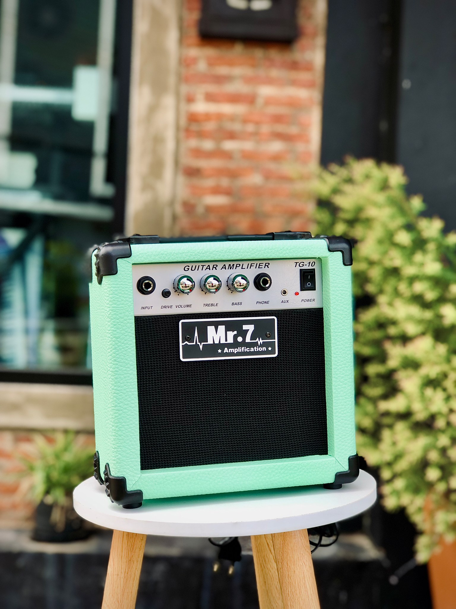 แอมป์กีต้าร์ไฟฟ้า Mr.7 รุ่น TG-10 / GA-10 ขนาด 10 วัตต์ พกพาง่าย ช่องหูฟัง AUX เอฟเฟคเสียงแตก+ปุ่มปรับเสียง