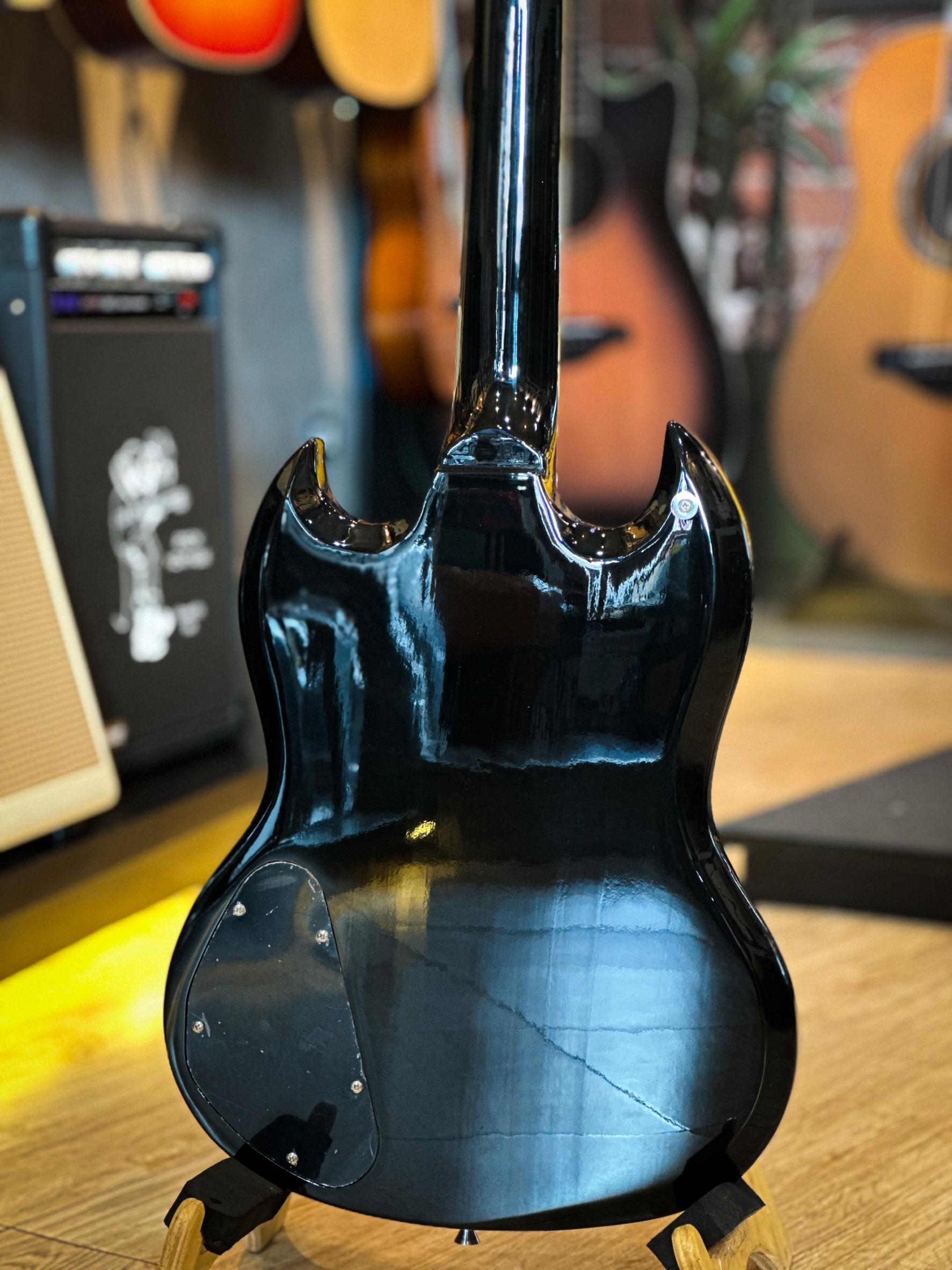 กีต้าร์ไฟฟ้า Siam Music ทรง SG ปิ๊กอัพ HH สีดำ/ไม้ กีตาร์ไฟฟ้า [ กระเป๋า+ปิ๊ก2อัน+สายแจ็ค+ประแจ]