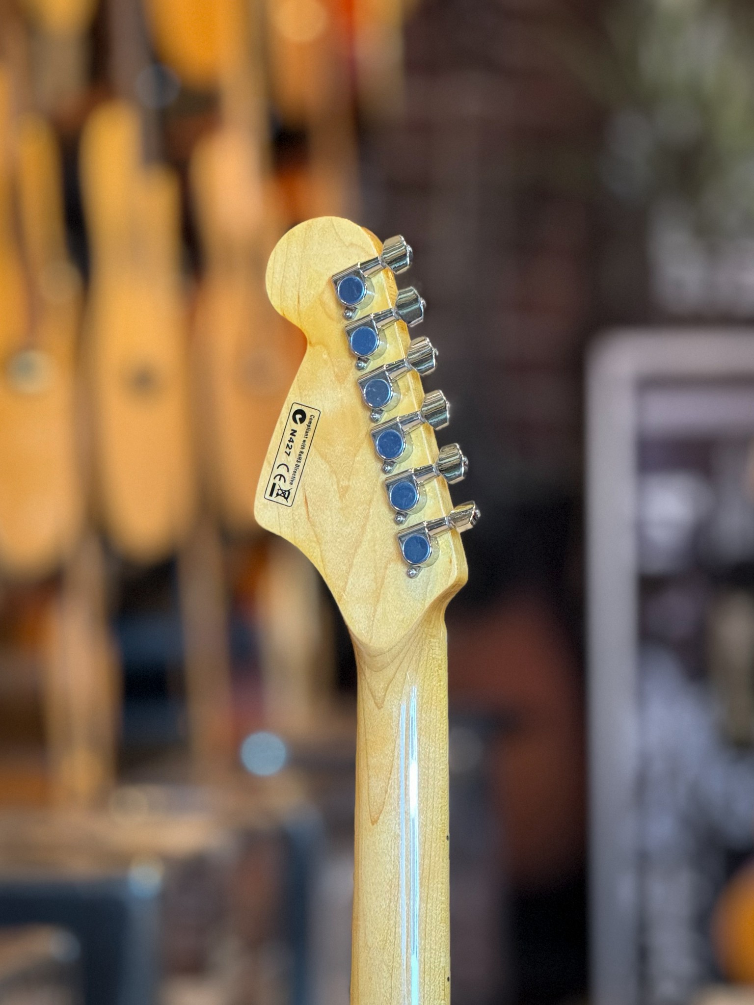 กีต้าร์ไฟฟ้า Better ST-5M ปิ๊กอัพ HSS คอดาว 3สี พร้อม เซตสุดคุ้ม