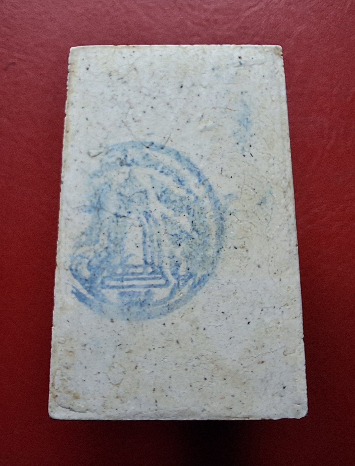 พระสมเด็จ วัดระฆังโฆษิตาราม รุ่นแตกลายงา ปี๒๕๕๒ ด้านหน้าปั๊มโค๊ตระฆัง ด้านหลังปั๊มตราวัด(องค์ที่1)