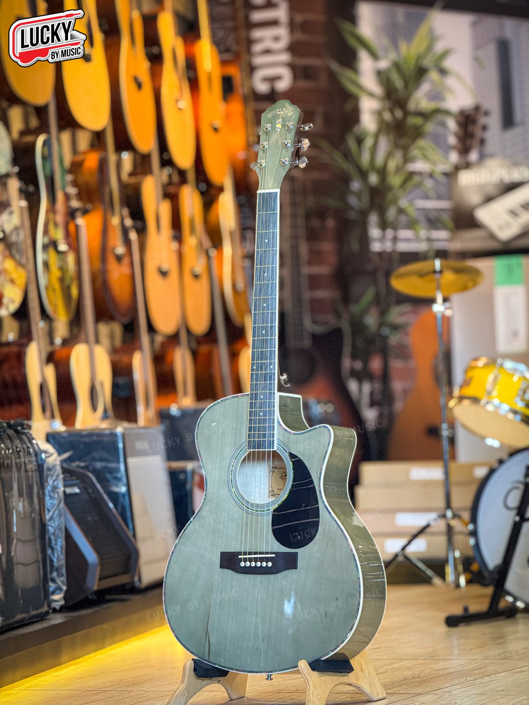 กีตาร์โปร่ง Overspeed รุ่น OS-GA40C สี TBK พร้อม กระเป๋า ปิ๊ก ประแจ