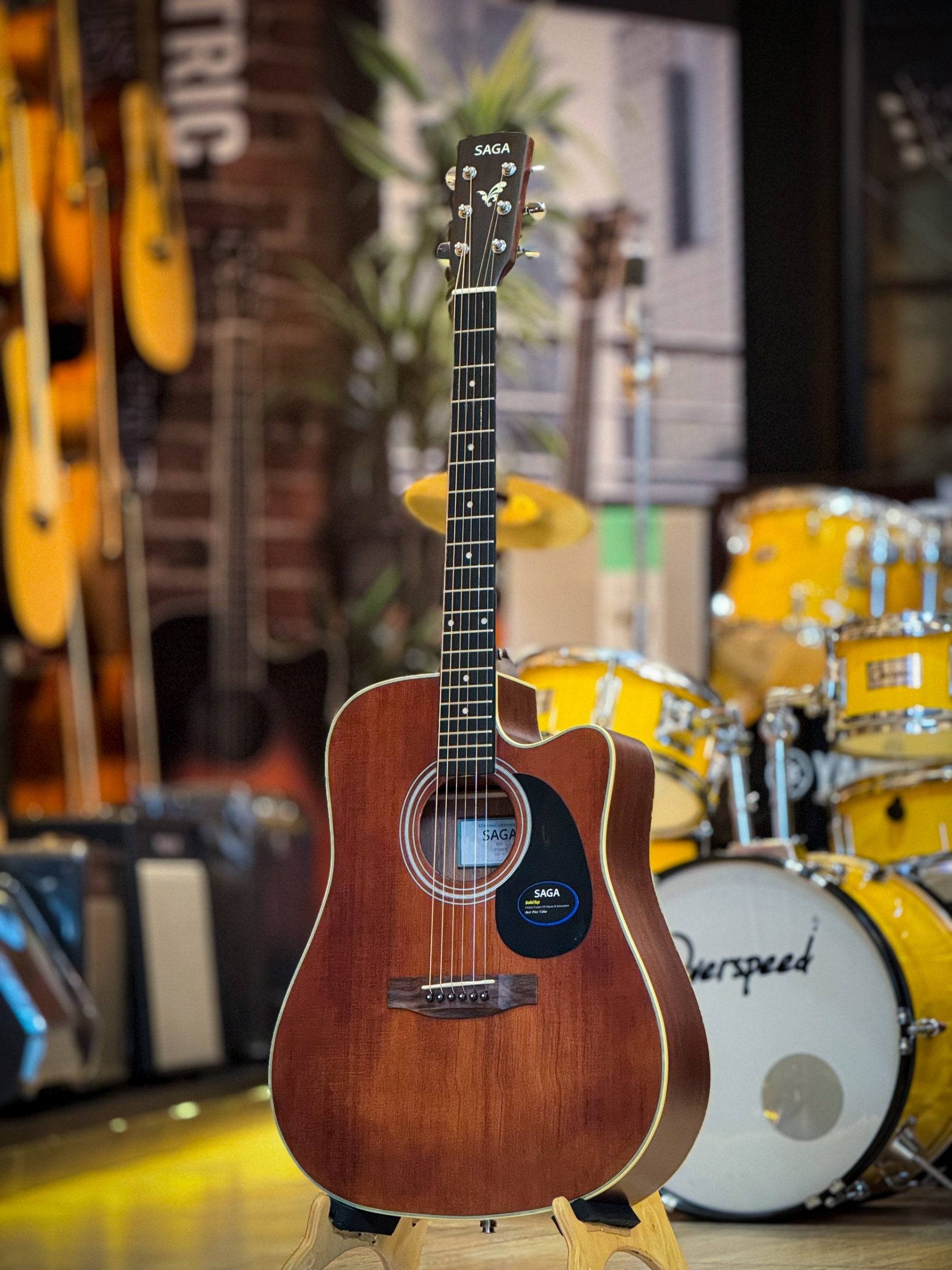 กีต้าร์โปร่ง SAGA รุ่น SF-700CR ภาคไฟฟ้า OS-1 ขนาด 41 นิ้ว หน้าไม้แท้ พร้อมของแถมสุดคุ้ม