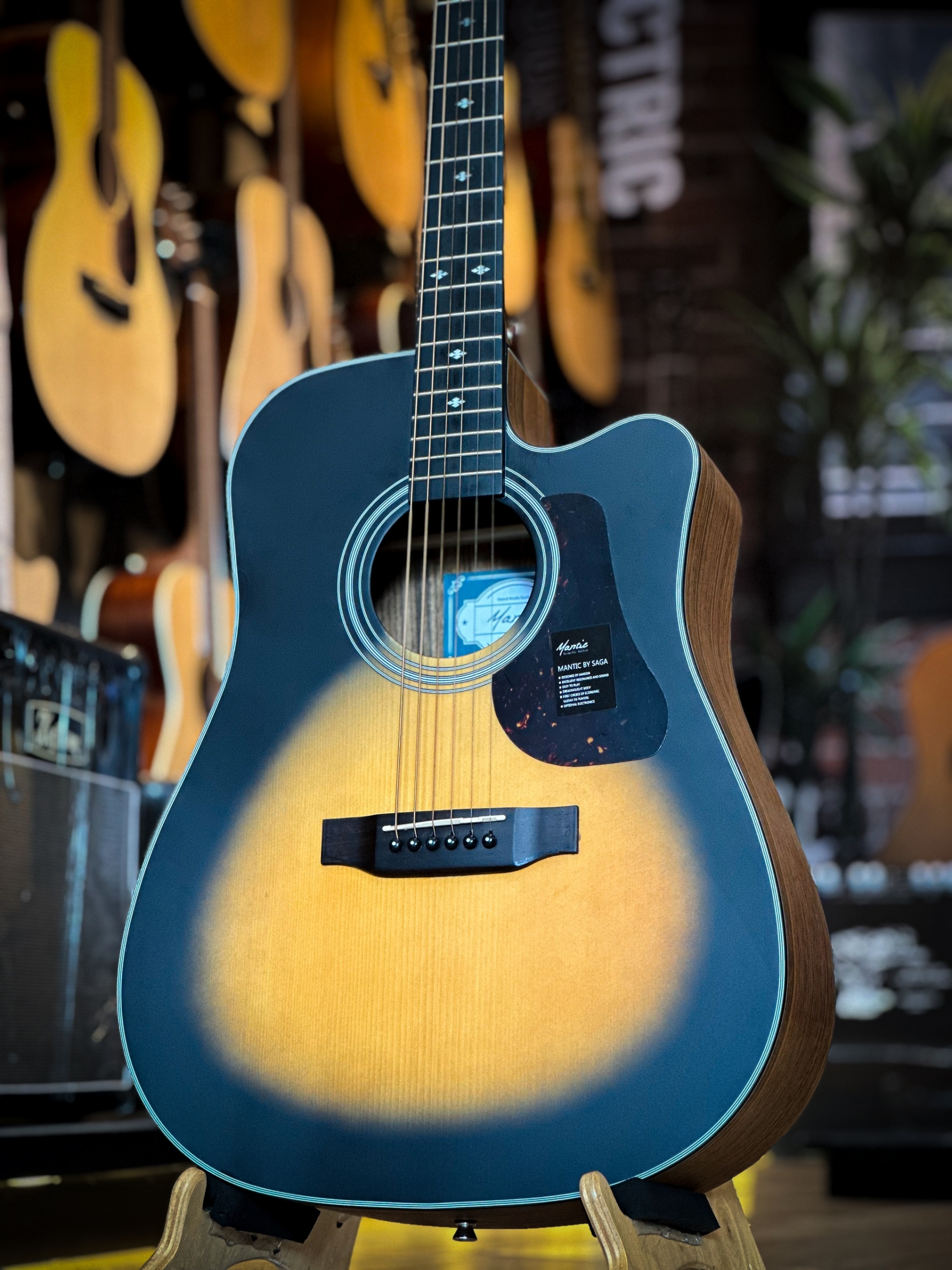 Mantic กีต้าร์โปร่ง รุ่น AG-370C ทัชชิ่งดี จับง่าย 41 นิ้ว กีตาร์โปร่ง พร้อมกระเป๋า ปิ๊ก4อัน ใบคอร์ด ประแจ คาโป้