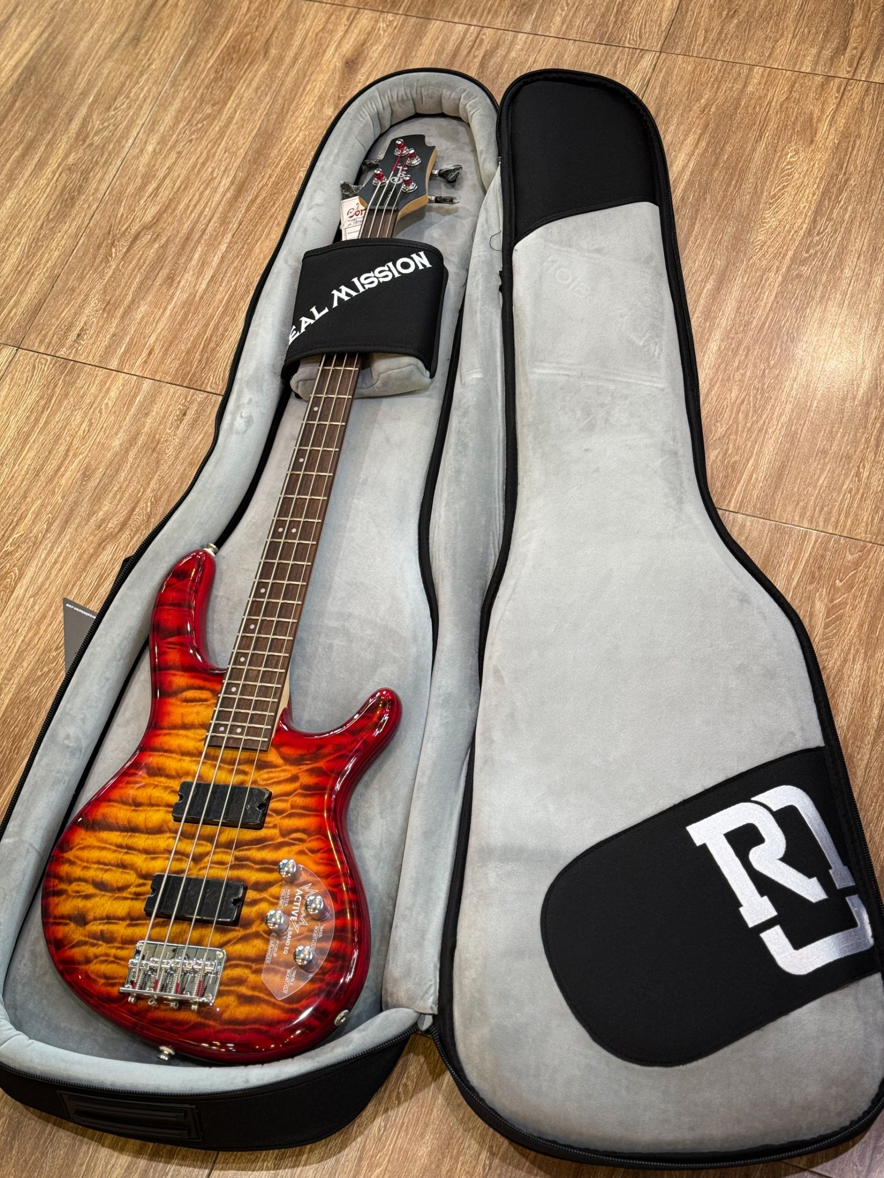 ซอฟเคสเบส Real Mission รุ่นผ้า ดำ/เทา ฟองน้ำหนามาก 20 มิล กระเป๋ากีต้าร์เบส มีหมอนรองคอ - ป้องกันการกระแทกอย่างดี