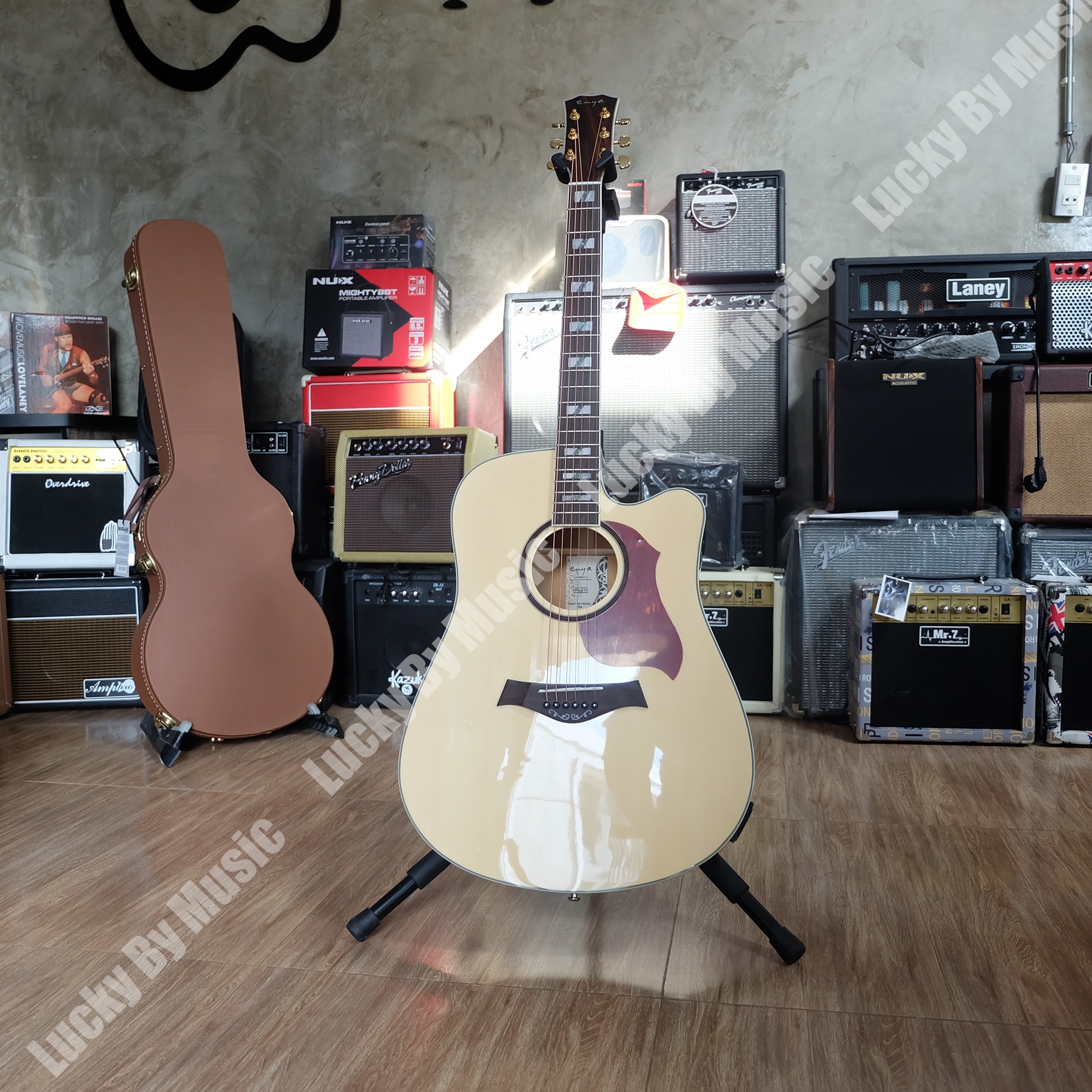 กีต้าร์โปร่งไฟฟ้า Enya รุ่น Ed18 EQ สีไม้ รุ่นใหม่ ลูกบิดทอง ฟรี กระเป๋า/สายแจ็ค/สายสะพาย/คาโป้/ประแจ/ปิ๊ก/ที่เก็บปิ๊ก/ใบคอร์ด