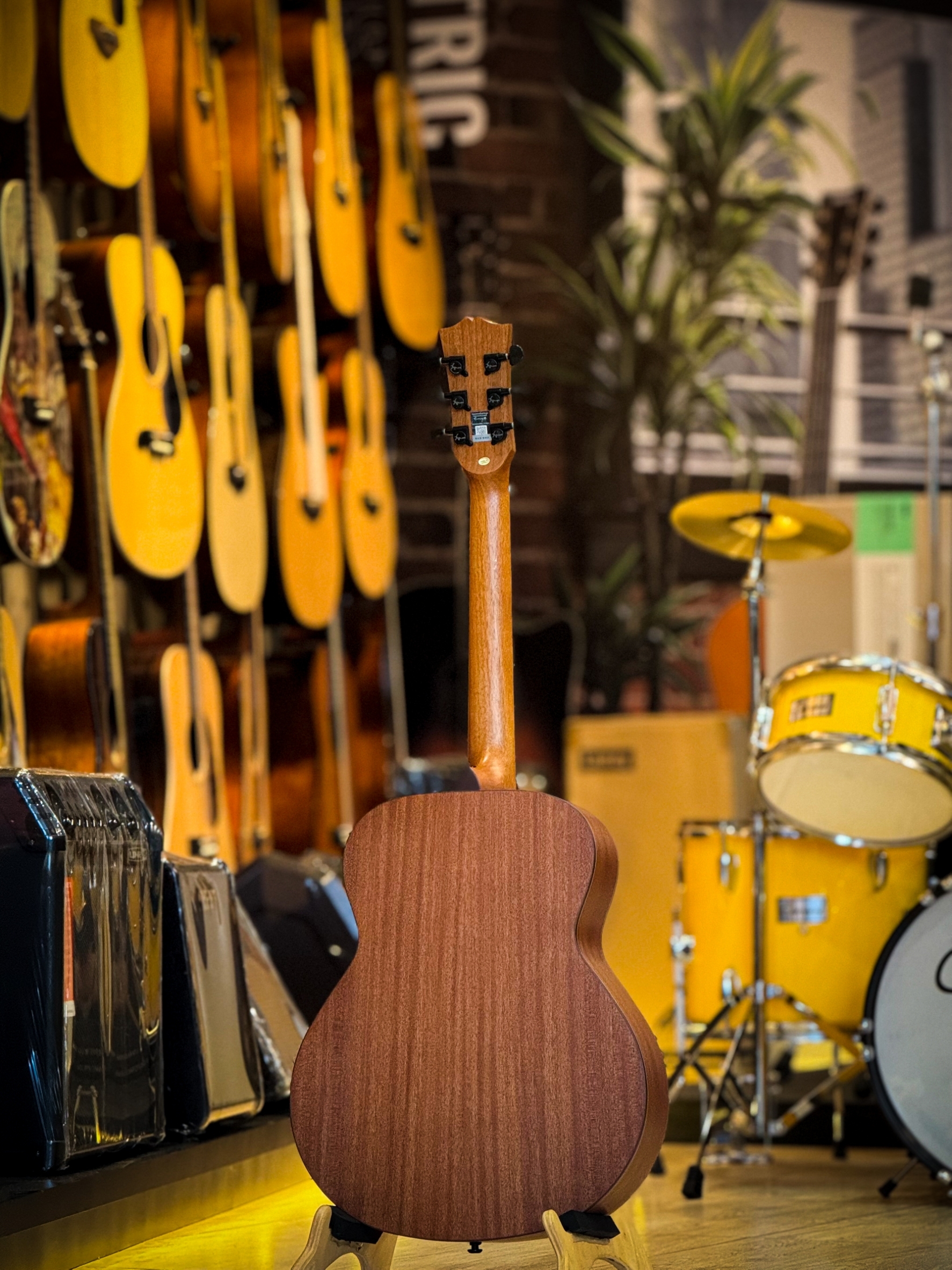 Amari AM-Mini 36 กีต้าร์โปร่งไฟฟ้า ทรงแบบ Taylor Mini เล่นง่าย เคลือบด้านโชว์ลายไม้ แถมฟรี กระเป๋า