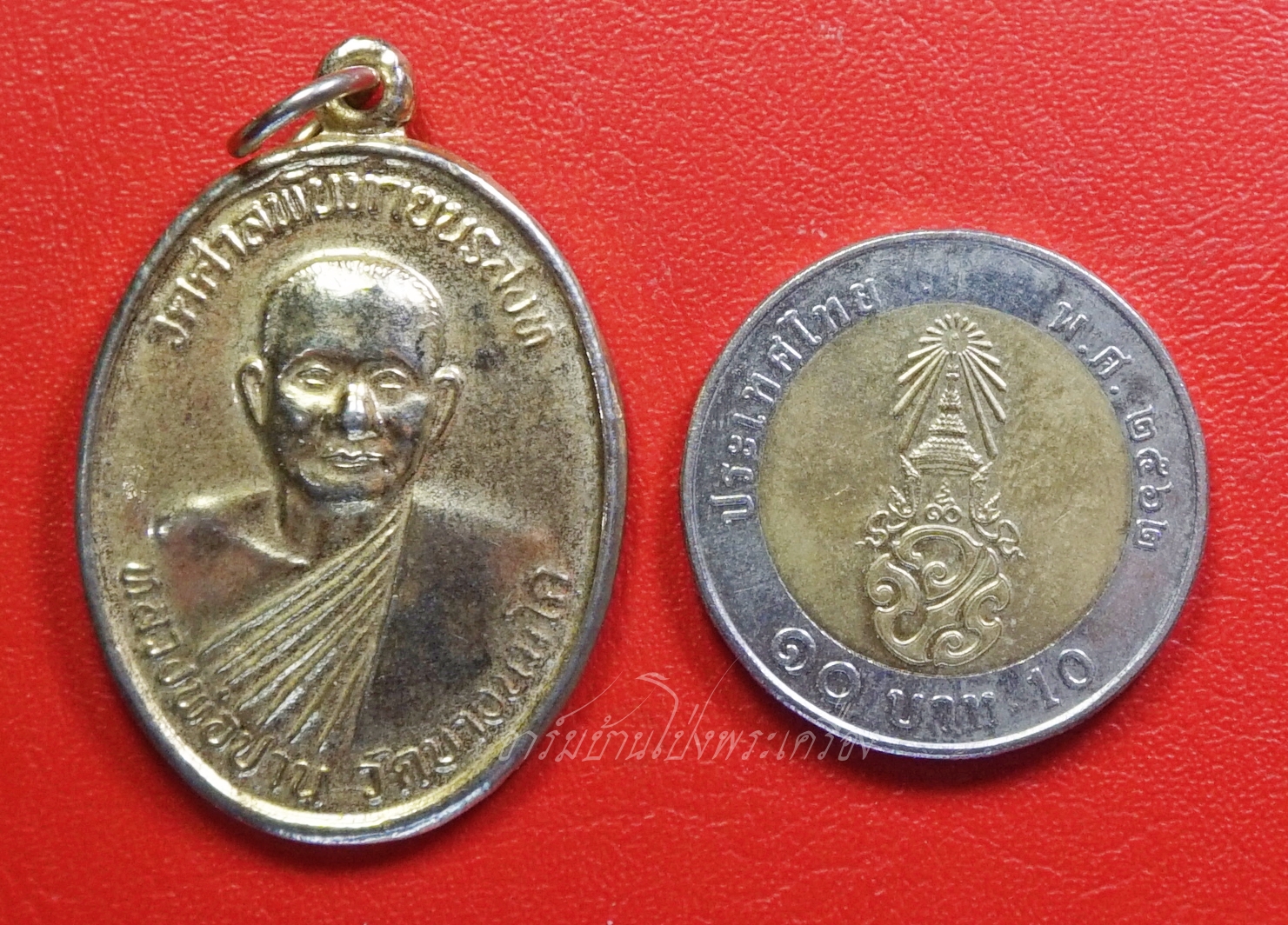 หลวงพ่อปาน วัดบางนมโค ออกวัดศาลพันท้ายนรสิงห์ หลังพรพุทธ ปี๒๕๕๖ เนื้อกะไหล่ทอง(องค์ที่1)