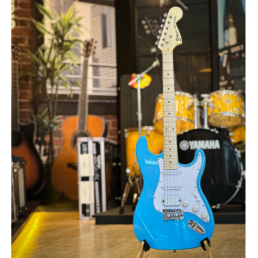 กีต้าร์ไฟฟ้า Siam music SM-02-F (BL) คอขาว HSS สีฟ้า เล่นได้หลายแนว FREE!! กระเป๋า สายแจ็ค ปิ๊ก2 คันโยก ประแจ