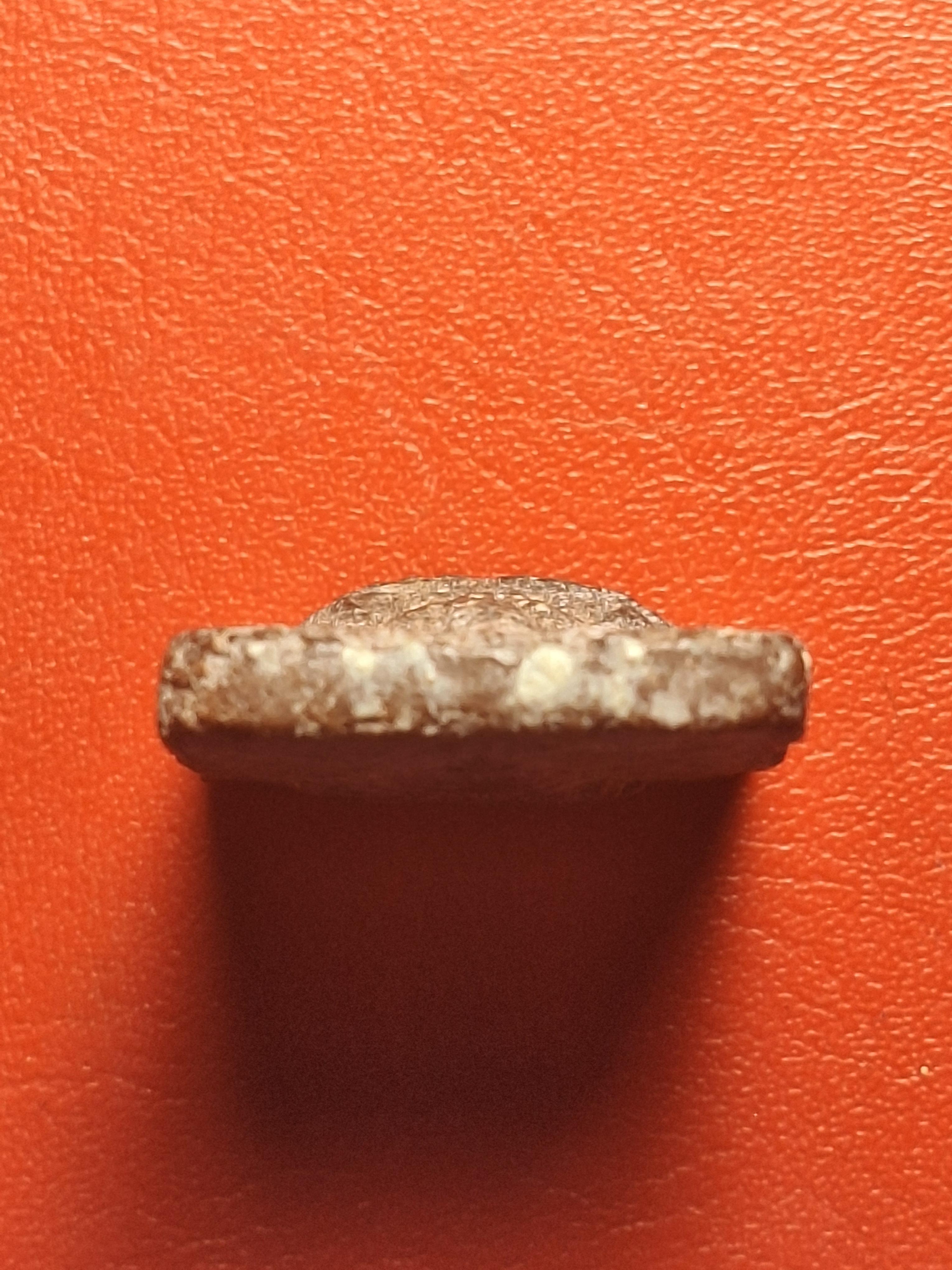 หลวงปู่อินทร์ วัดโบสถ์ พระพุทธชินราช ผงไคลเจดีย์ ปี๒๔๙๗ พิมพ์ใหญ่ ฐานสูง(องค์ที่7)