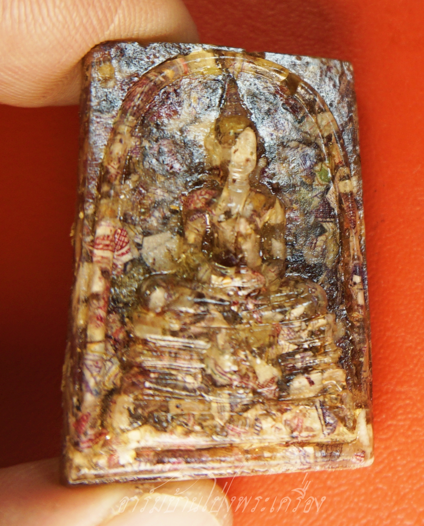 หลวงพ่อโสธร วัดหลวงพ่อโสธร ปี๒๕๓๘ เนื้อเรซิ่นผสมธนบัตร(องคที่1)