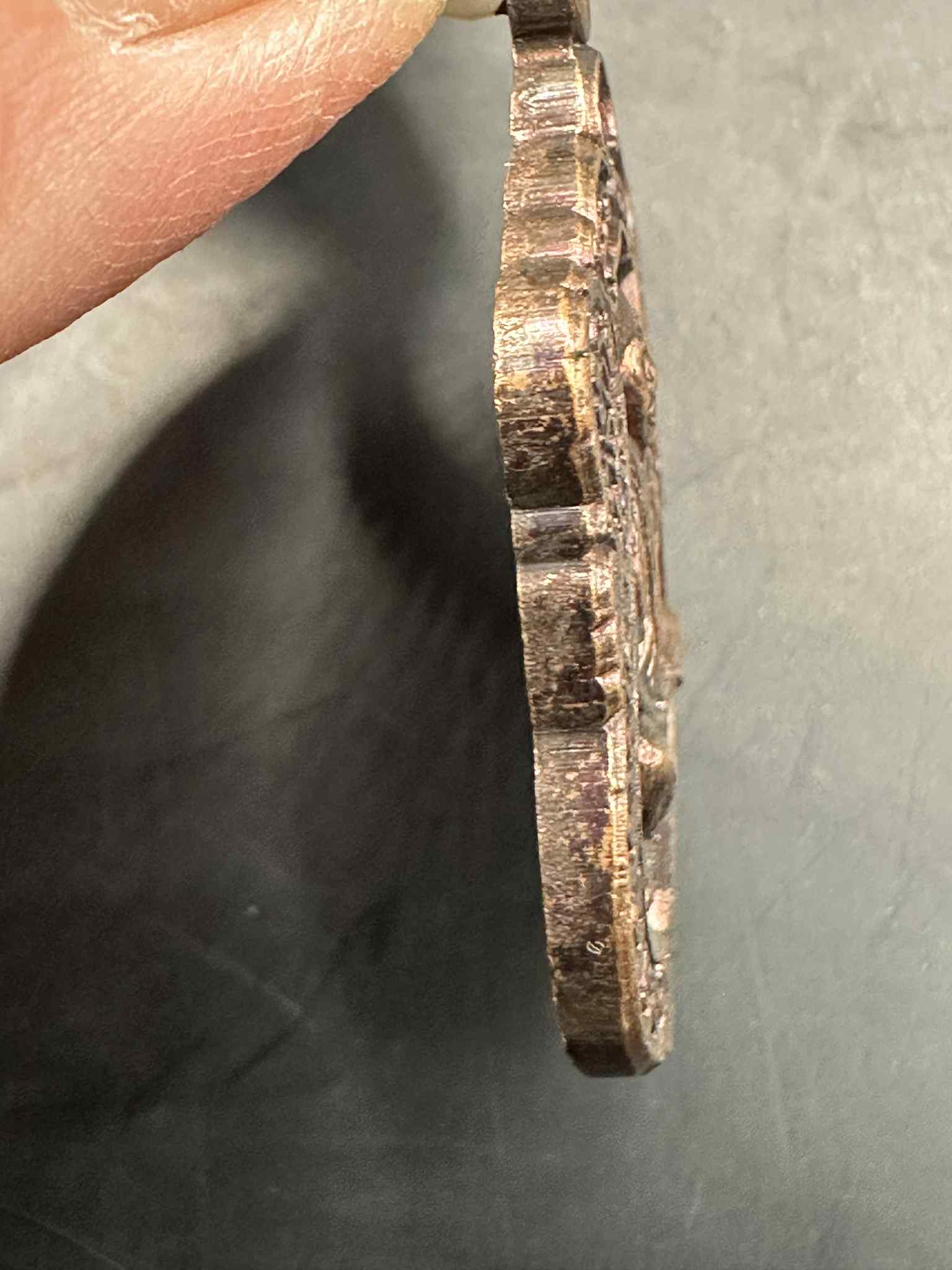 3.เหรียญเสมาทองแดง หลวงพ่อคูณ รุ่น เฮงให้รวย