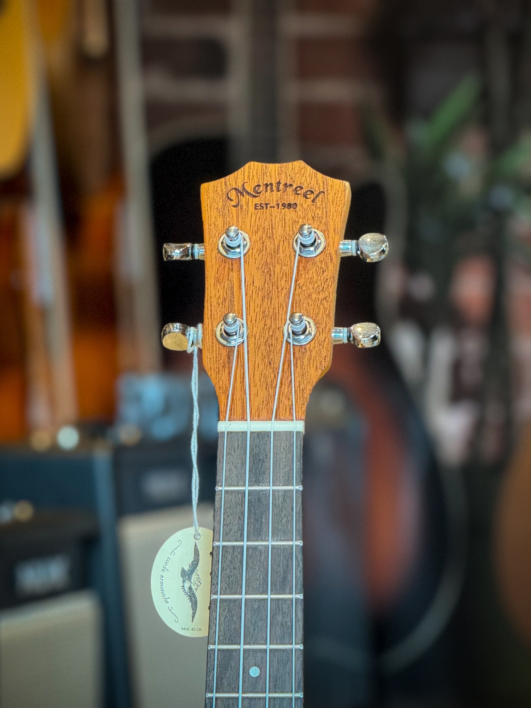 อูคูเลเล่ Mentreel Ukulele UK-26 สีไม้เข้ม ไซส์ Tenor 26 นิ้ว แถมฟรี ปิ๊ก4อัน - รับประกันการขนส่ง