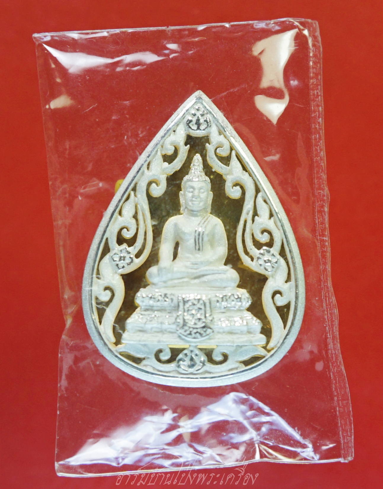 หลวงพ่อวัดไร่ขิง วัดไร่ขิง เนื้อเงินฉลุลงยา ปี๒๕๔๖ งานจิวเวอรี่(องค์ที่1)