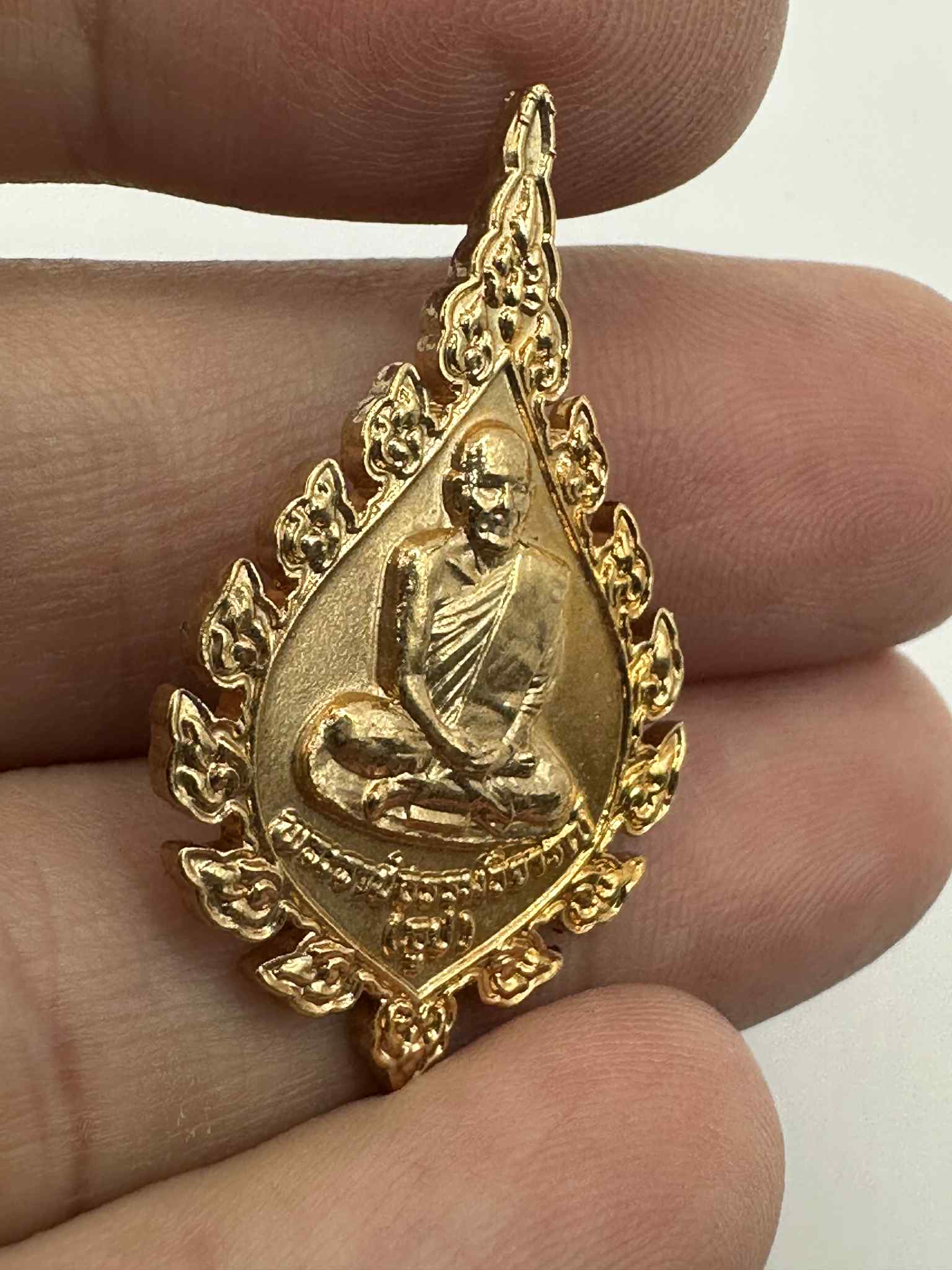 27.เหรียญกะไหล่ทอง หลวงปู่ธูป วัดแคนางเลิ้ง (วัดสุนธรรมทาน) ปี 2541 ที่ระลึกครบ 100ปี