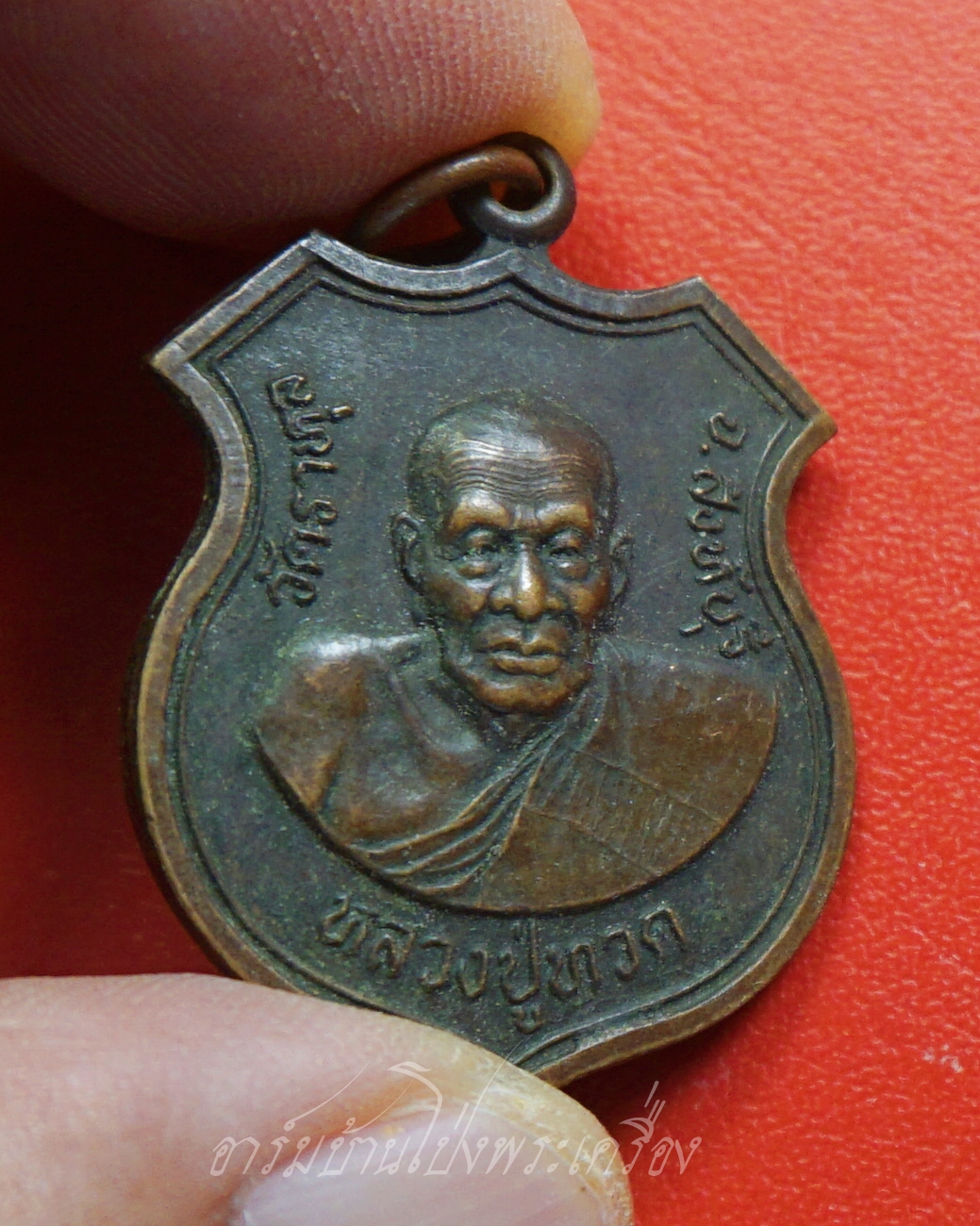 หลวงปู่ทวด หลังสมเด็จโต วัดราหุล จ.สิงห์บุรี ด้านหลังตอกโค๊ต เนื้อทองแดง(องค์ที่1)