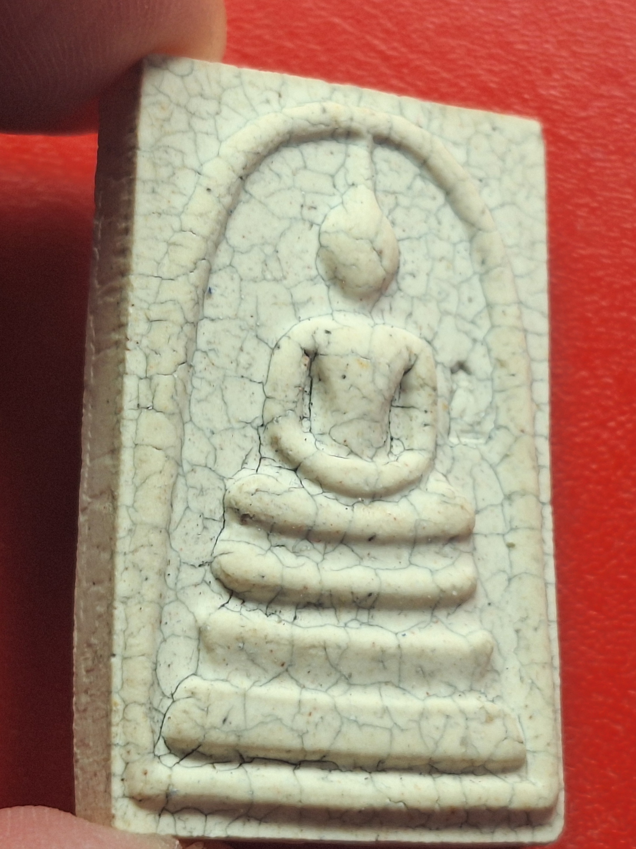 พระสมเด็จ วัดระฆังโฆษิตาราม รุ่นแตกลายงา ปี๒๕๕๖ ด้านหน้าปั๊มโค๊ตระฆัง ด้านหลังปั๊มตราวัด(องค์ที่2)