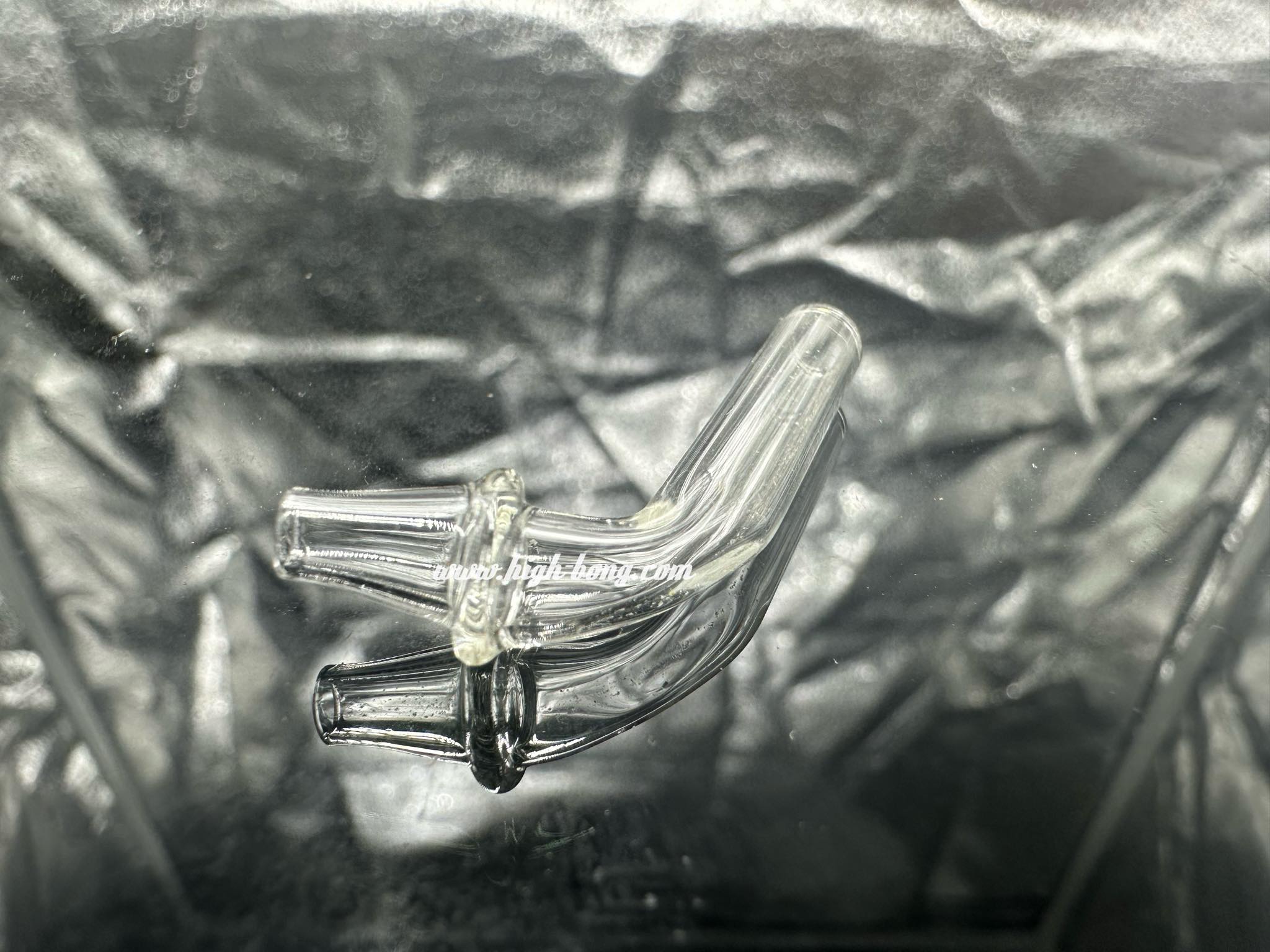 หัวเสียบนำไฟลอย (งานแก้ว)