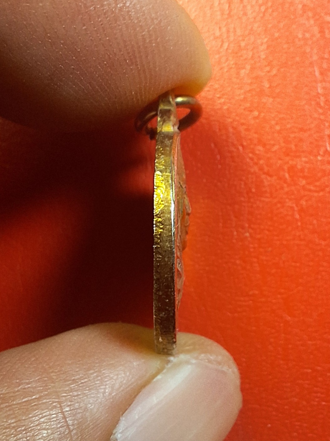 หลวงพ่อฤาษีลิงดำ วัดท่าซุง เหรียญกลมเล็ก หลังยันต์เกราะเพชร เนื้อกะไหล่ทอง(องค์ที่1)