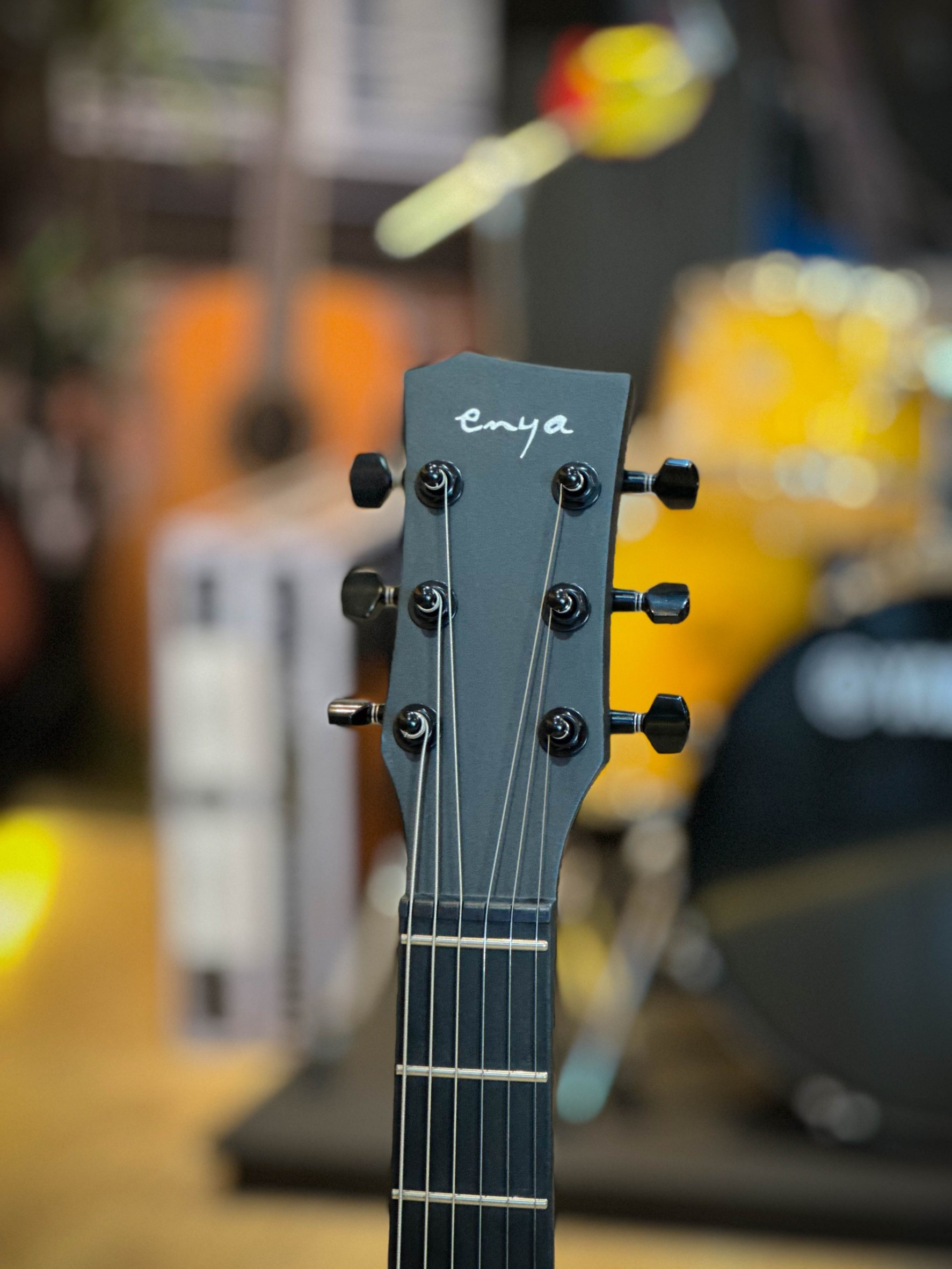 Enya Nova Go Sonic กีต้าร์ไฟฟ้า มีบลูทูธ ลำโพง/เอฟเฟคในตัว Electric Guitar ทัชชิ่งดี พร้อม กระเป๋าซอฟเคส